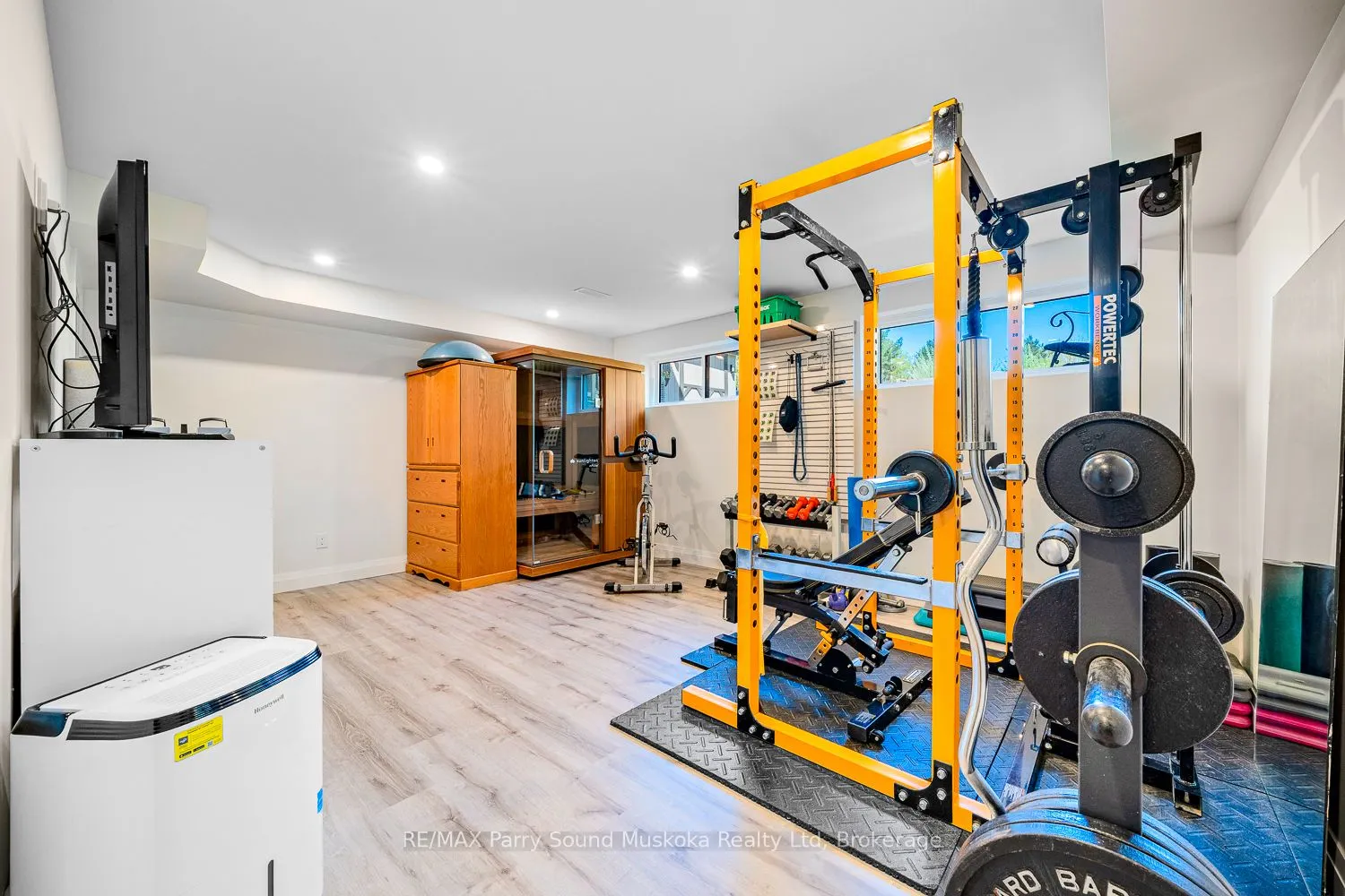 44 Dennis Drive