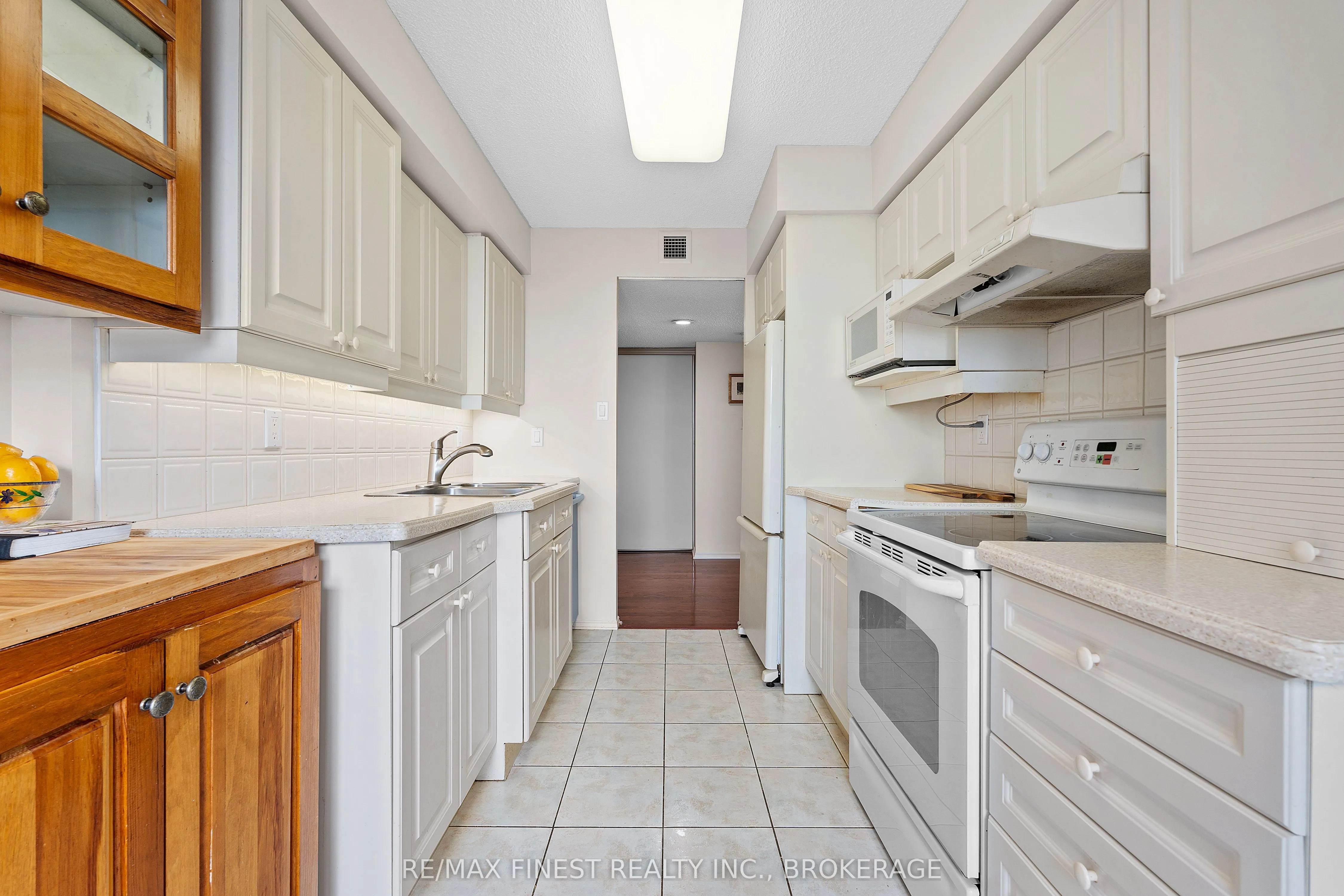 185 Ontario Street, #306