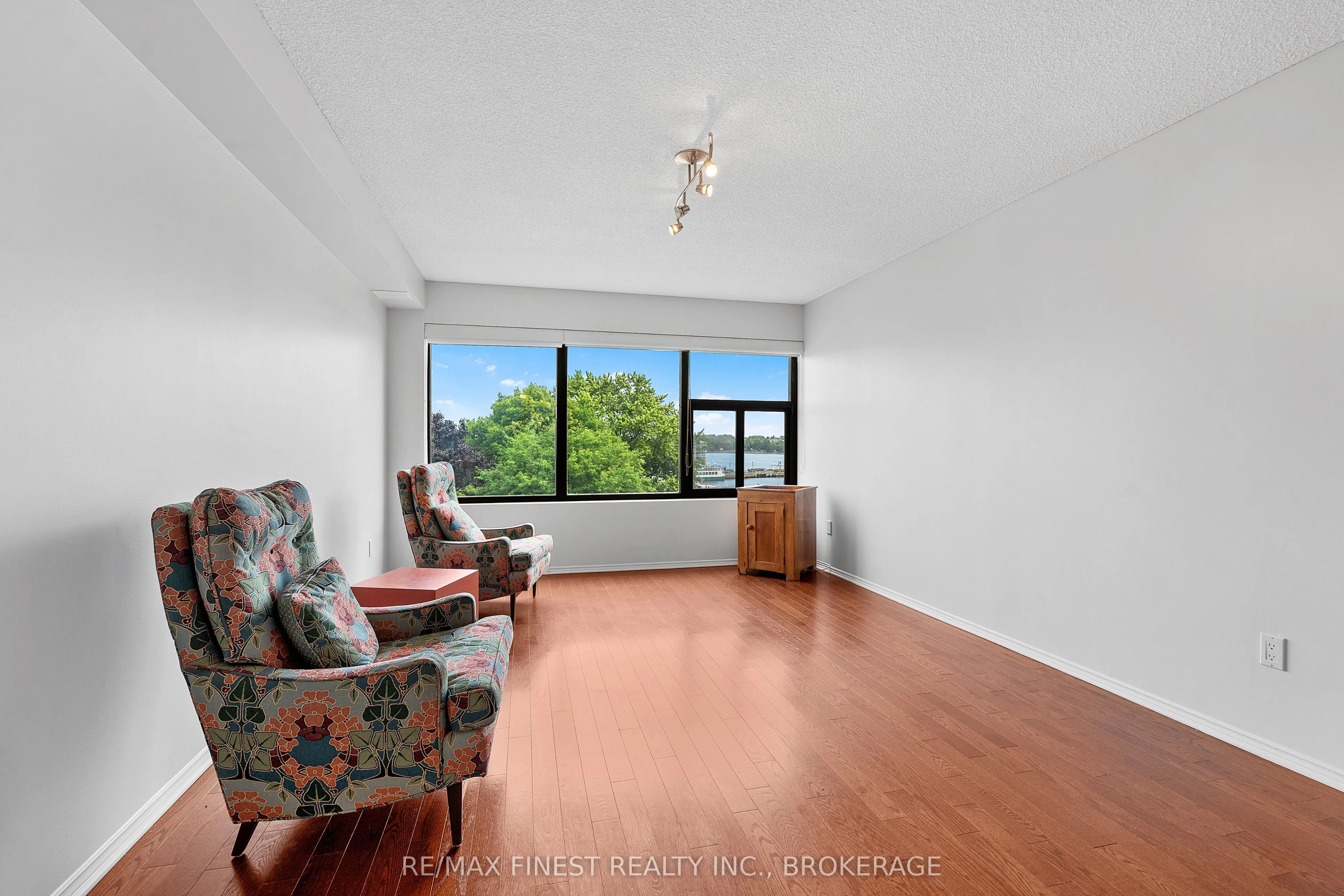 185 Ontario Street, #306