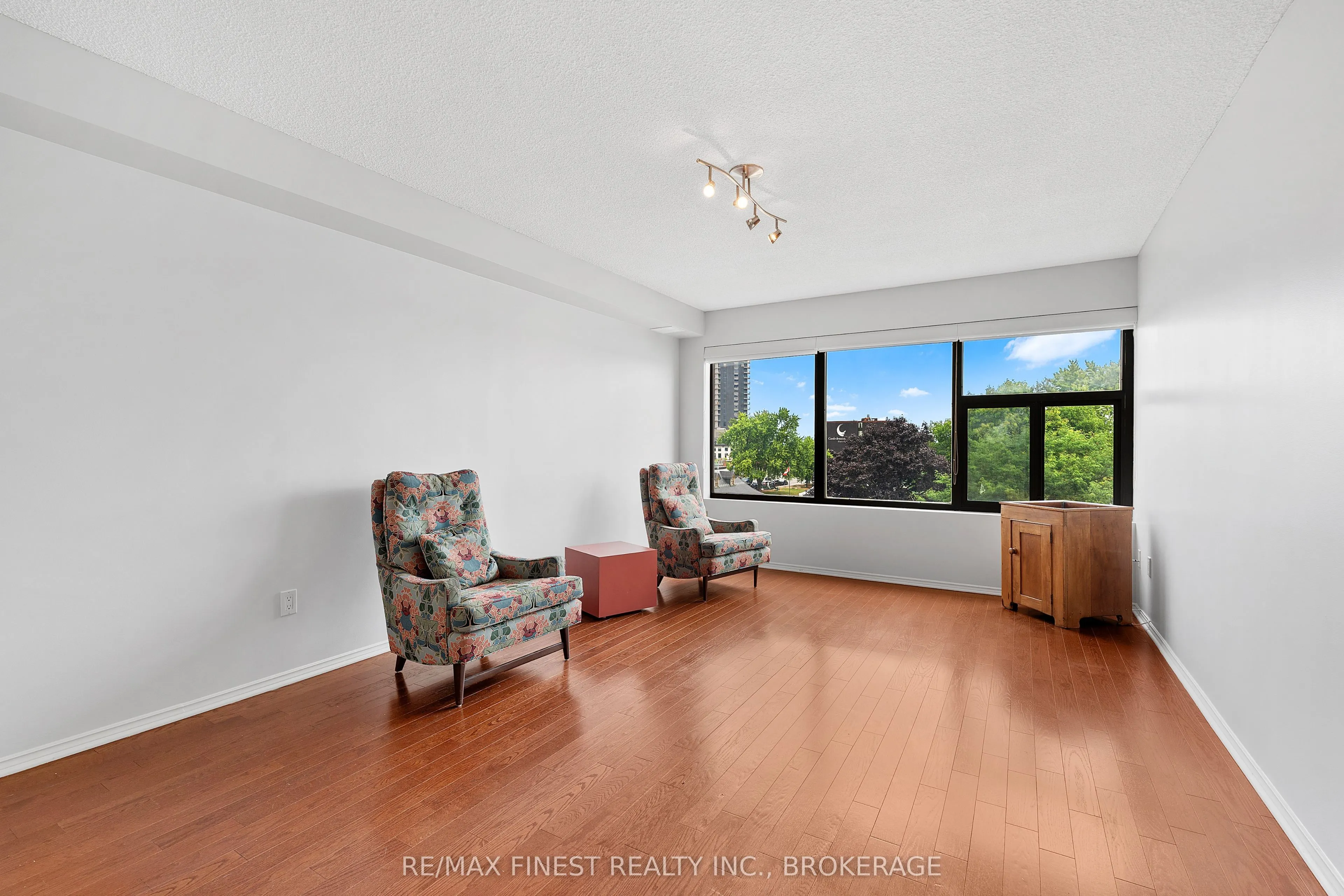 185 Ontario Street, #306