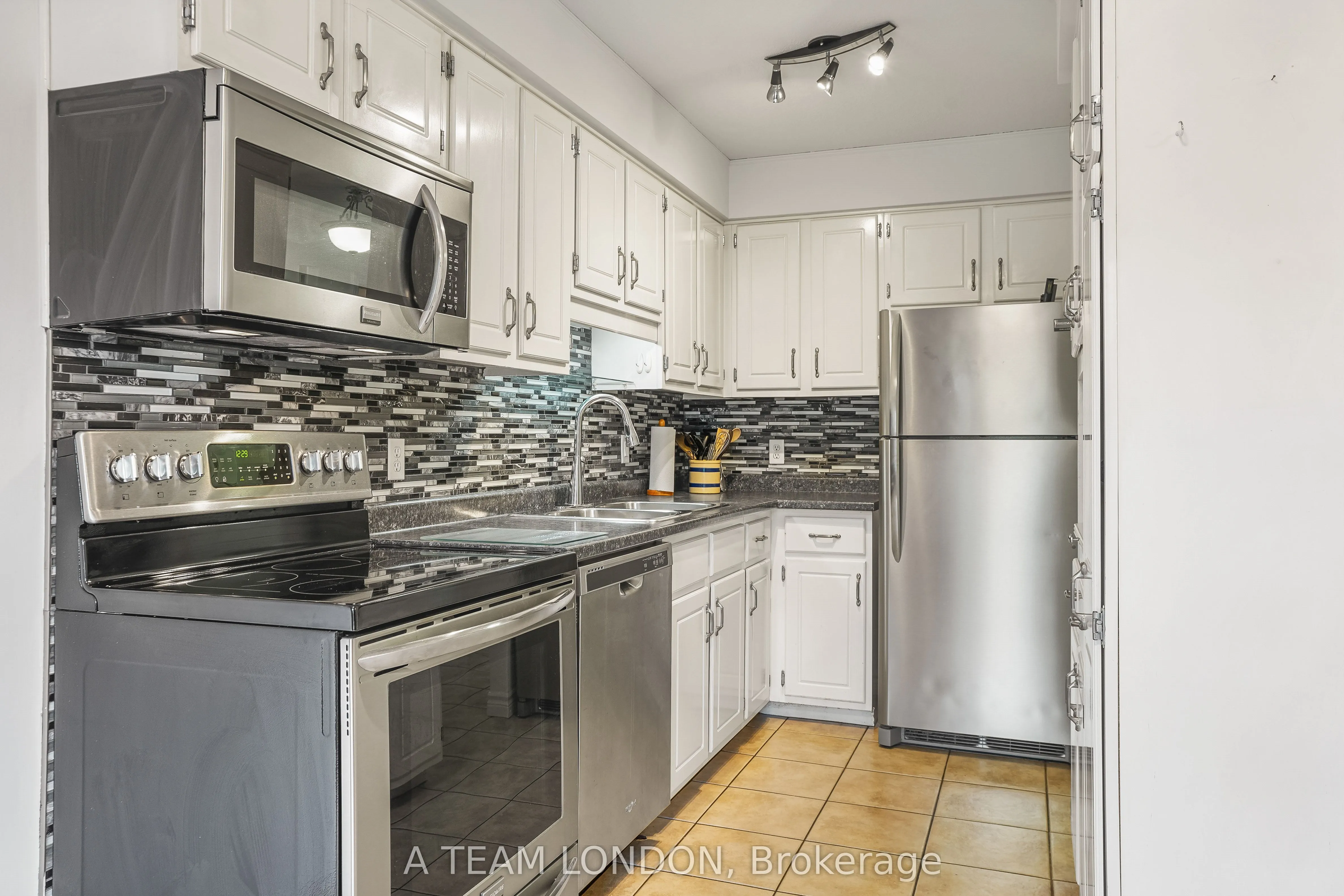 189 Homestead Crescent, #2