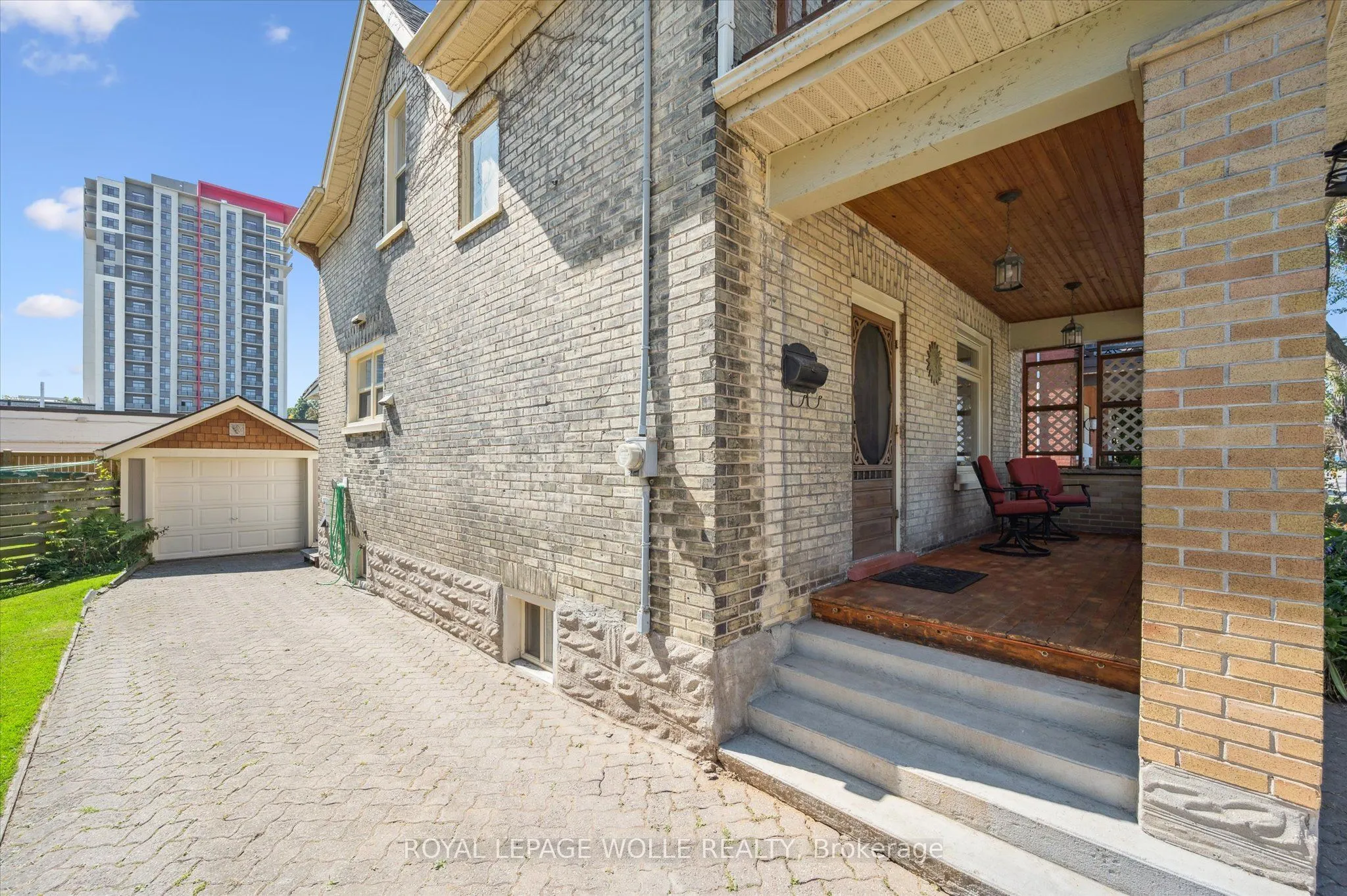 233 Duke Street E