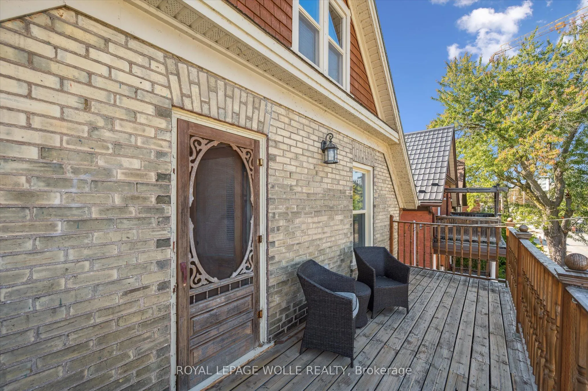 233 Duke Street E