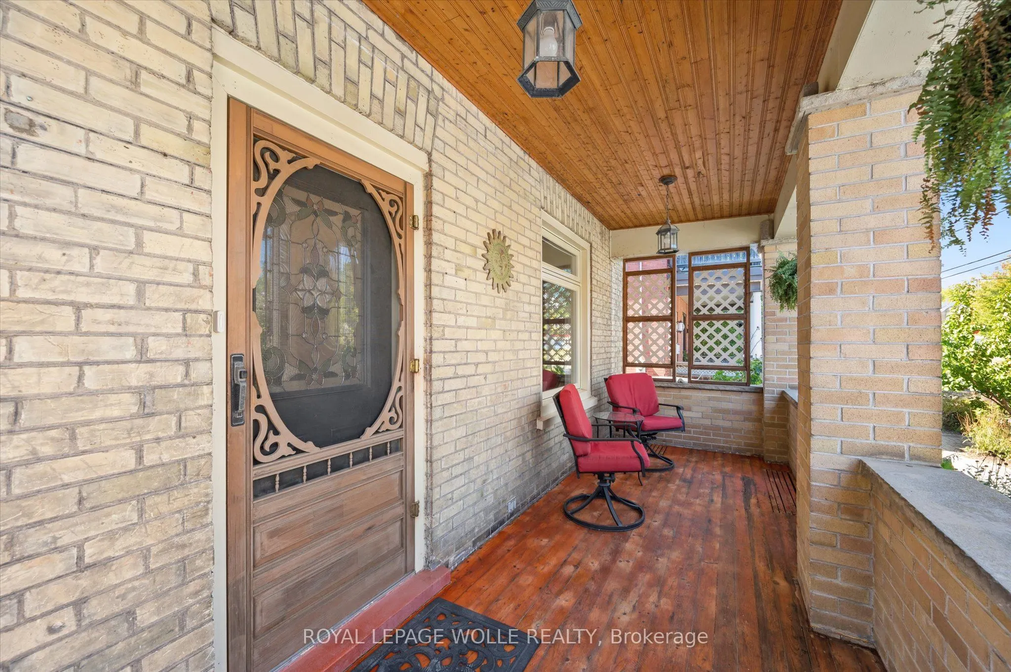 233 Duke Street E