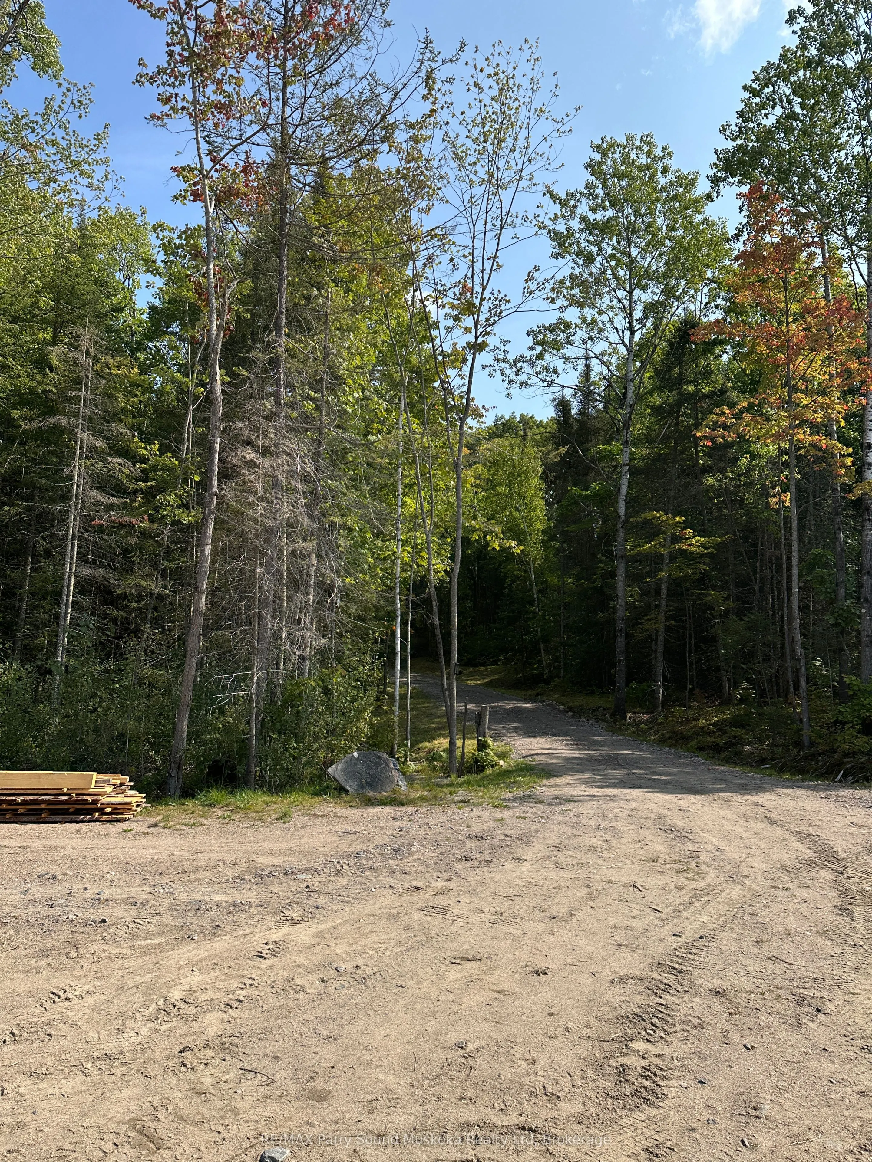 308 Nipissing Road N