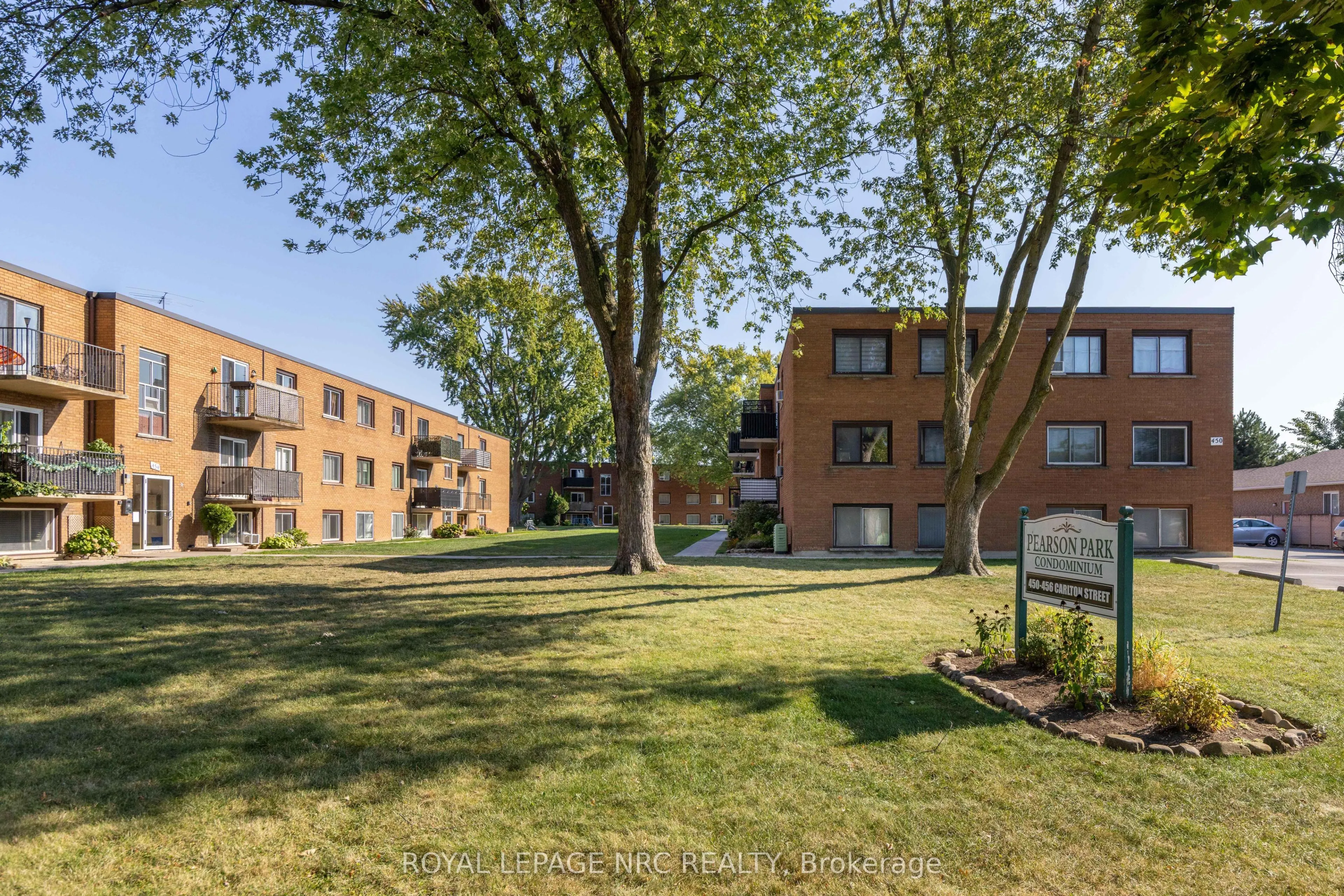 456 Carlton Street, #34