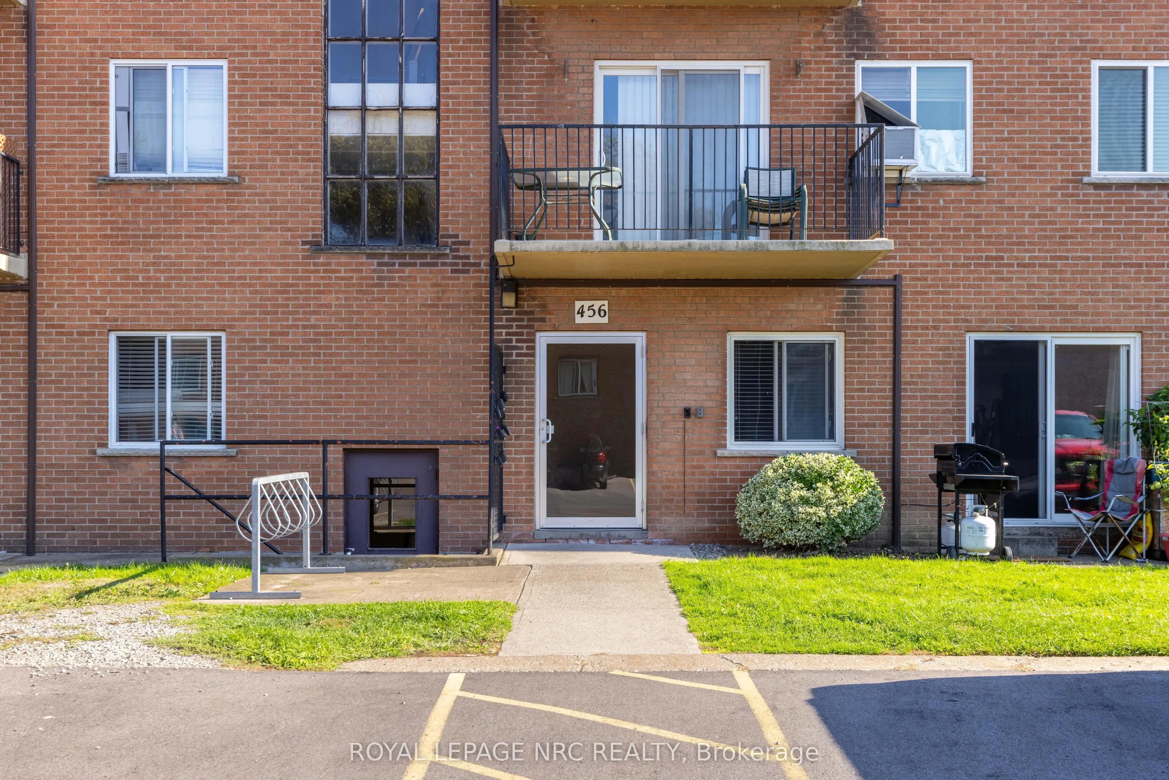 456 Carlton Street, #34
