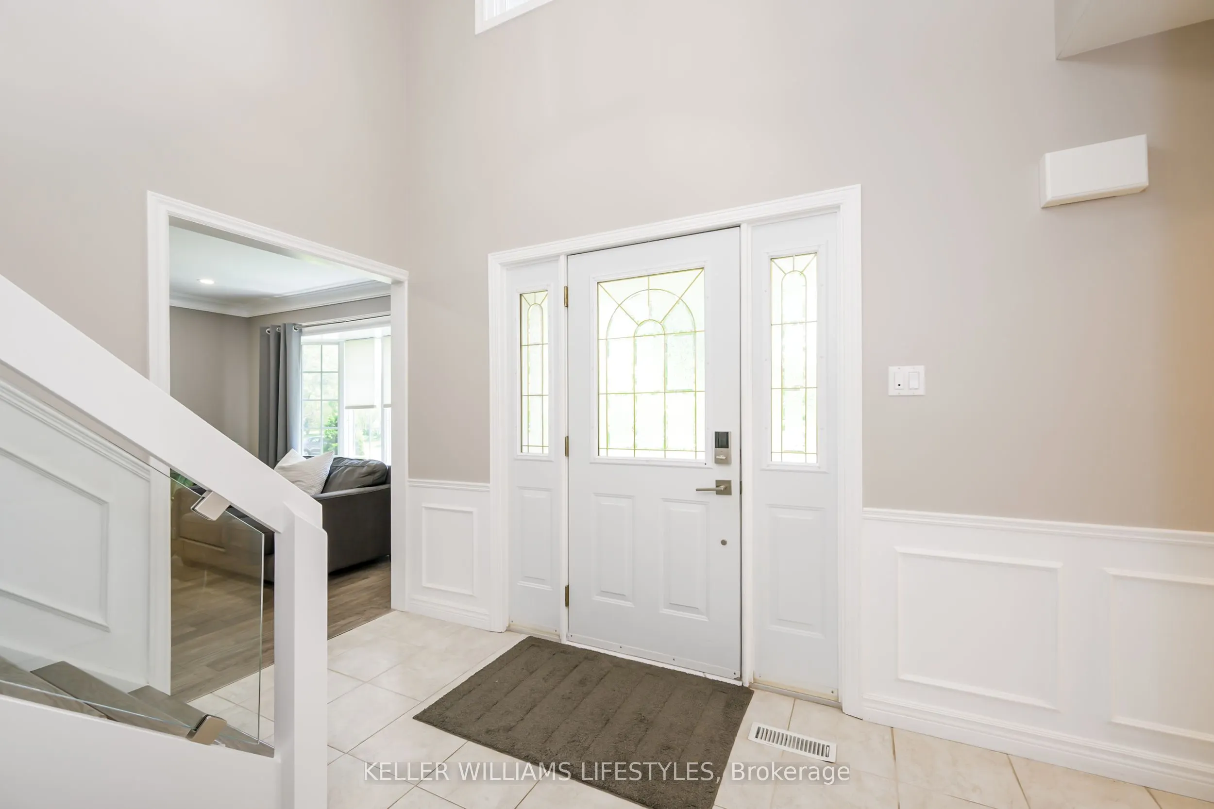18 Thunderbird Crescent