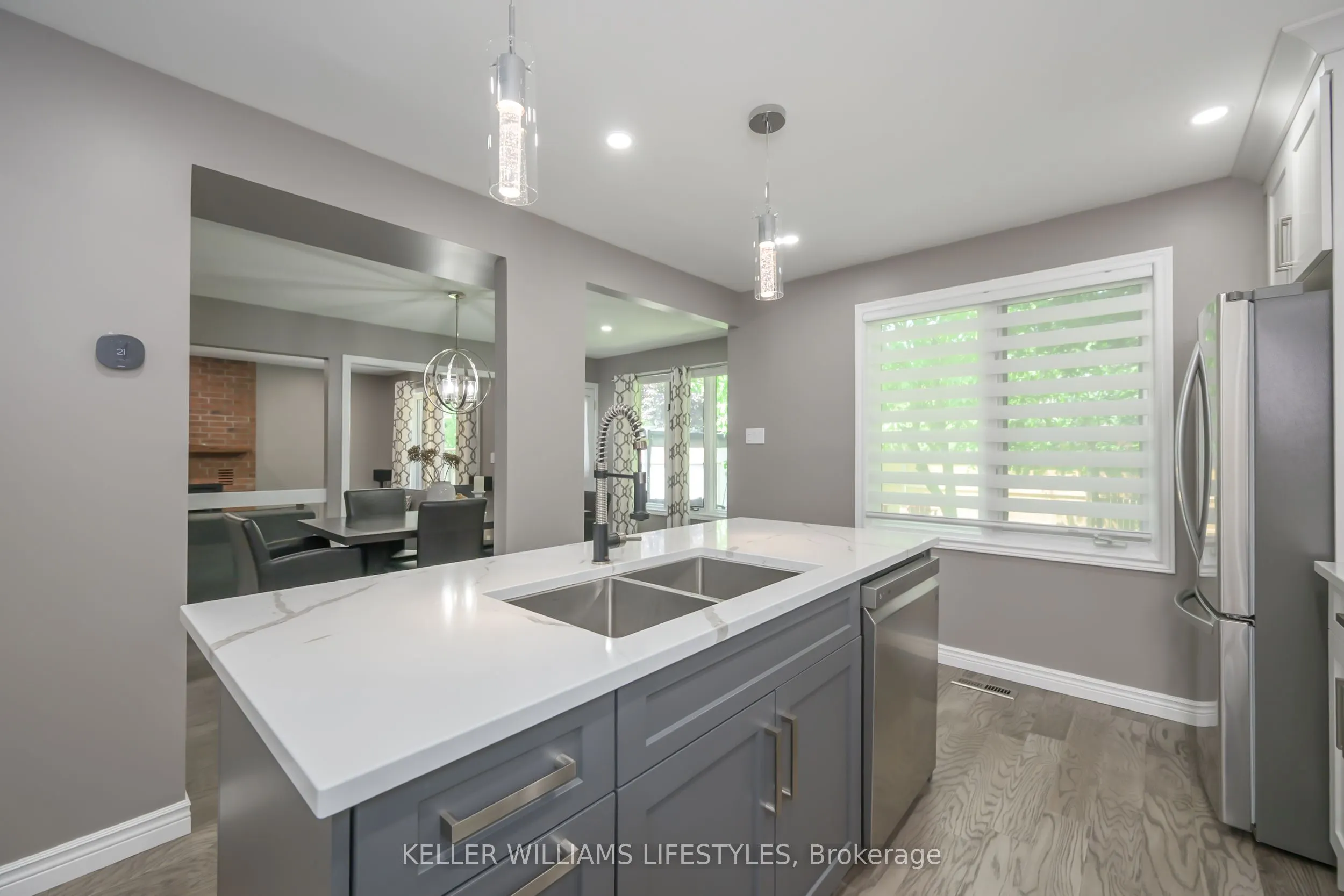 18 Thunderbird Crescent