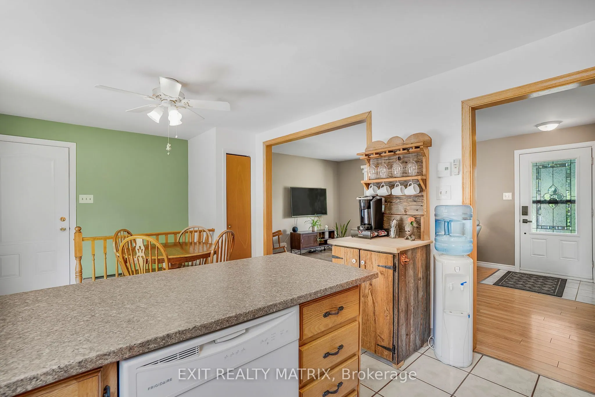 2896 Front Road