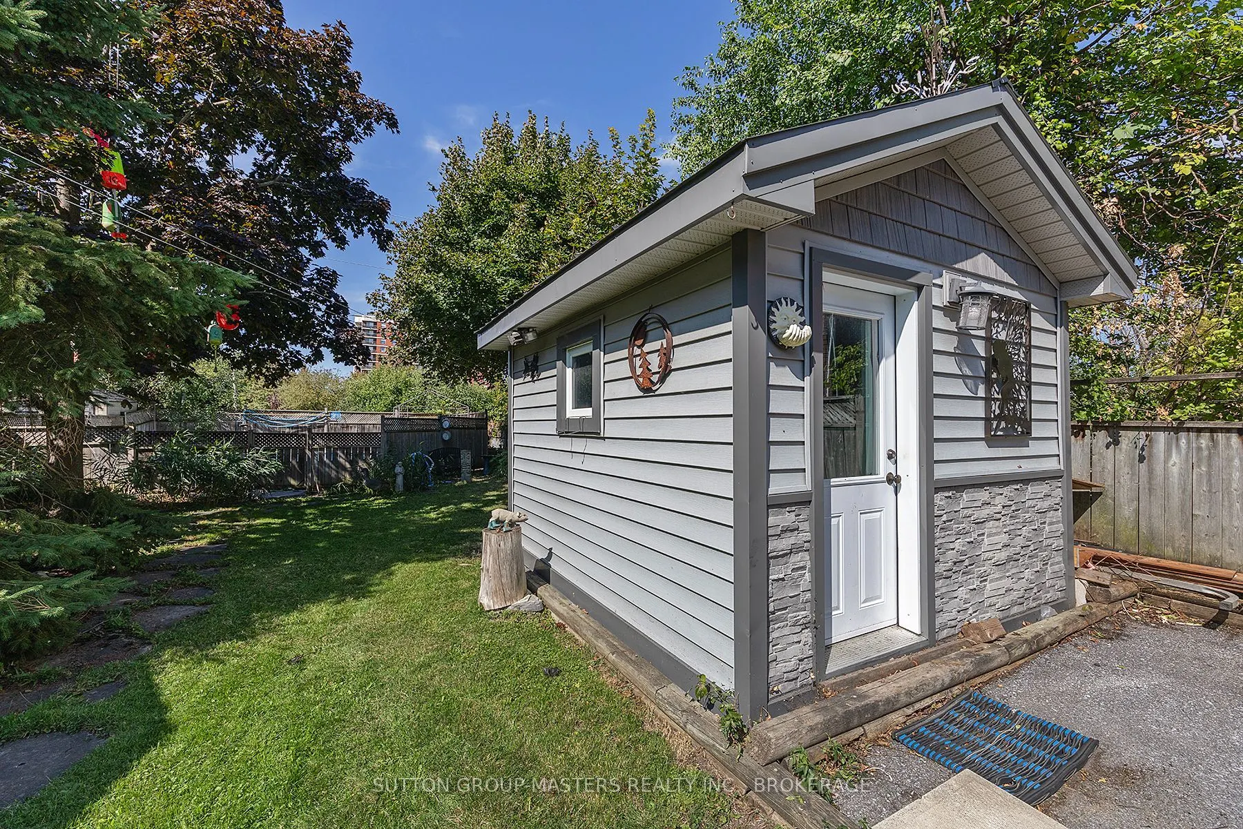 580 Macdonnell Street