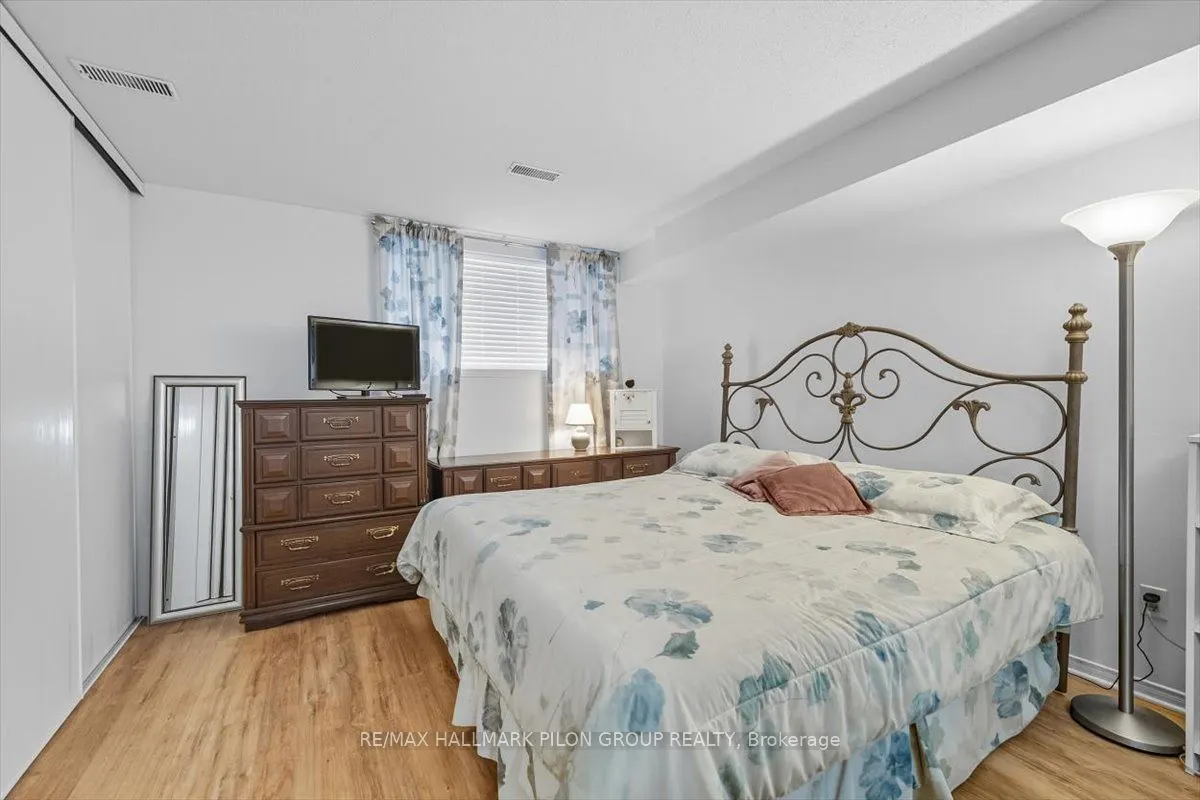 10 Lakepointe Drive, #1