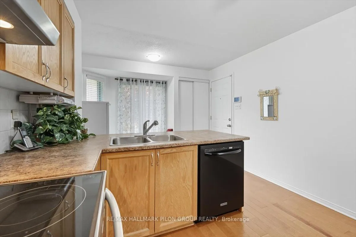 10 Lakepointe Drive, #1