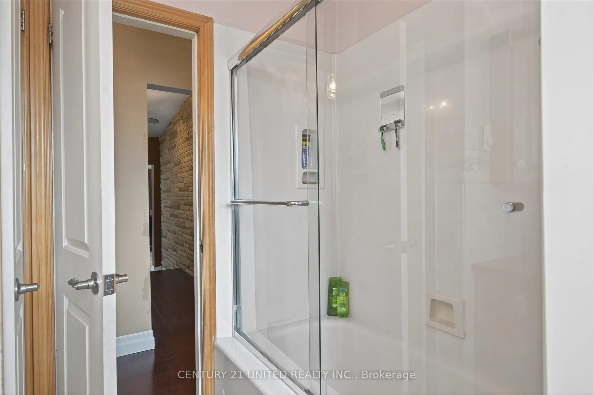 2524 Sherbrooke Street W