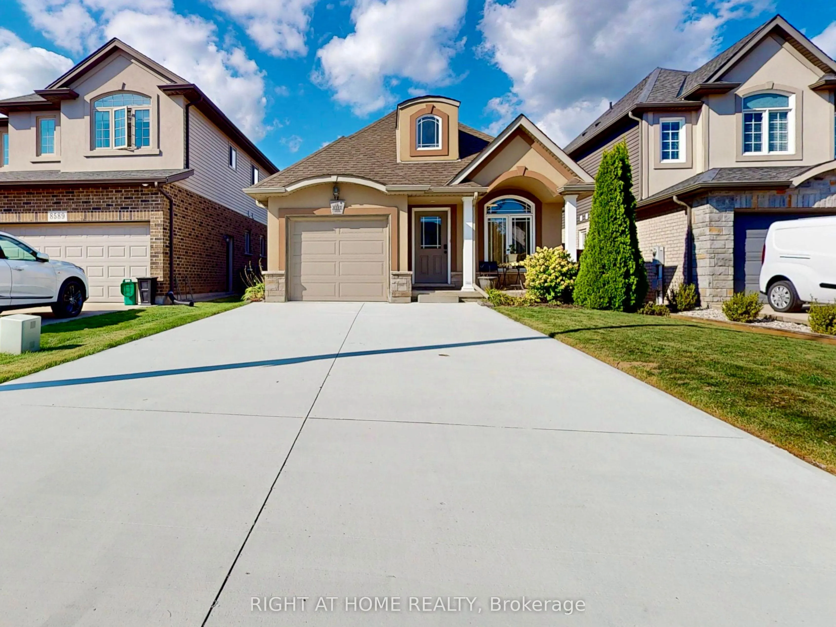 8583 Jennifer Crescent