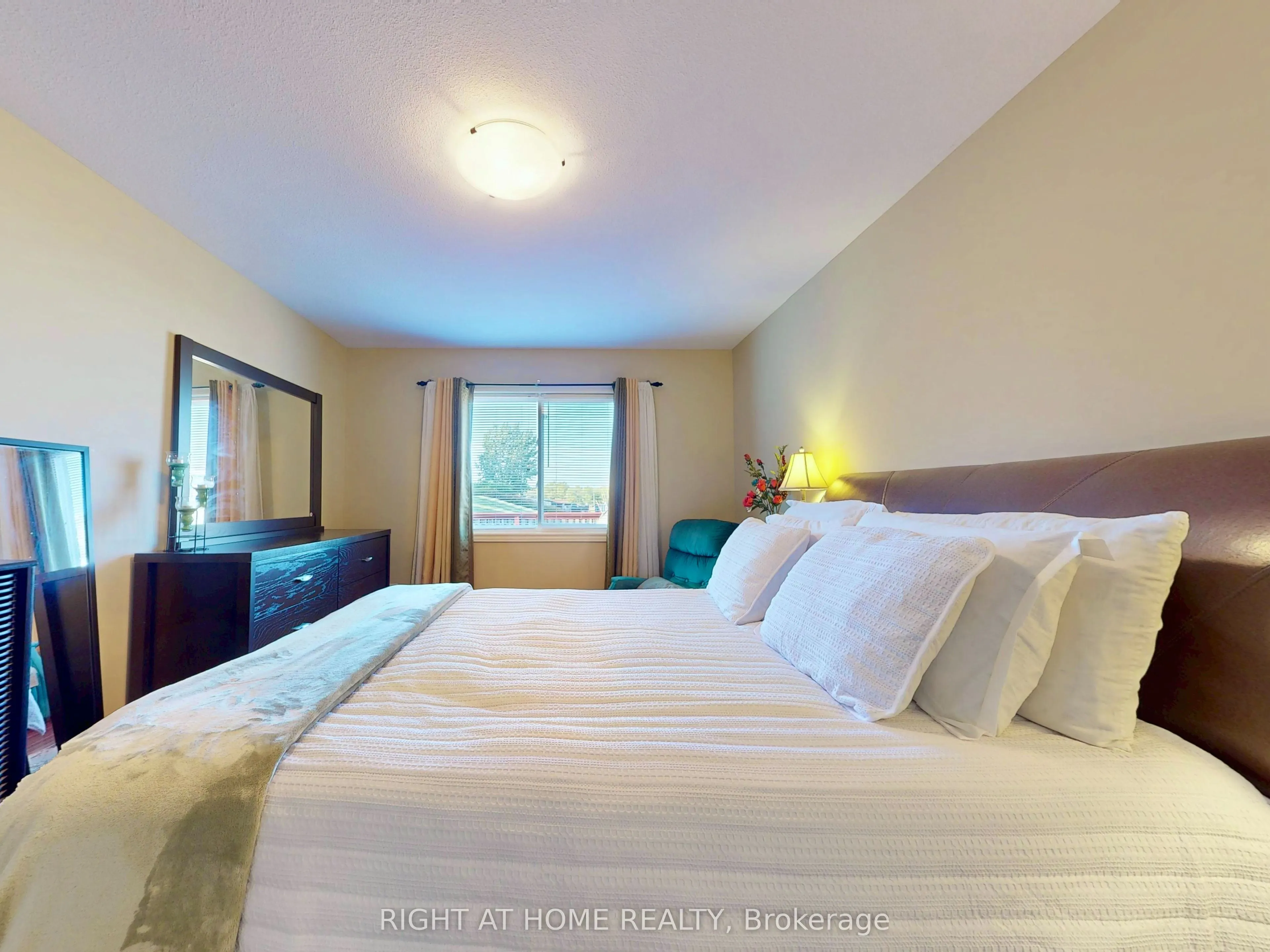 8583 Jennifer Crescent