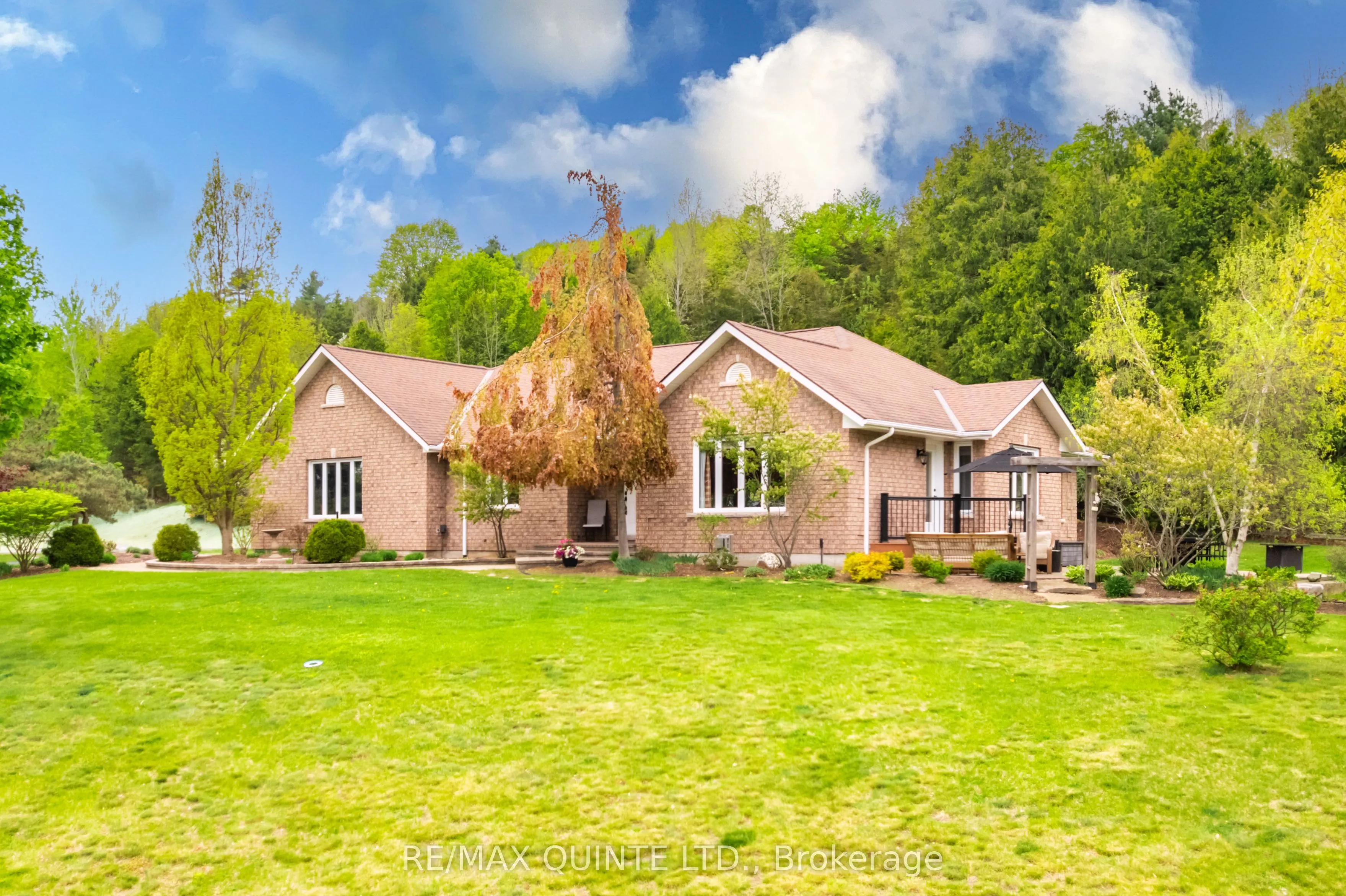 38 Oakridge Drive