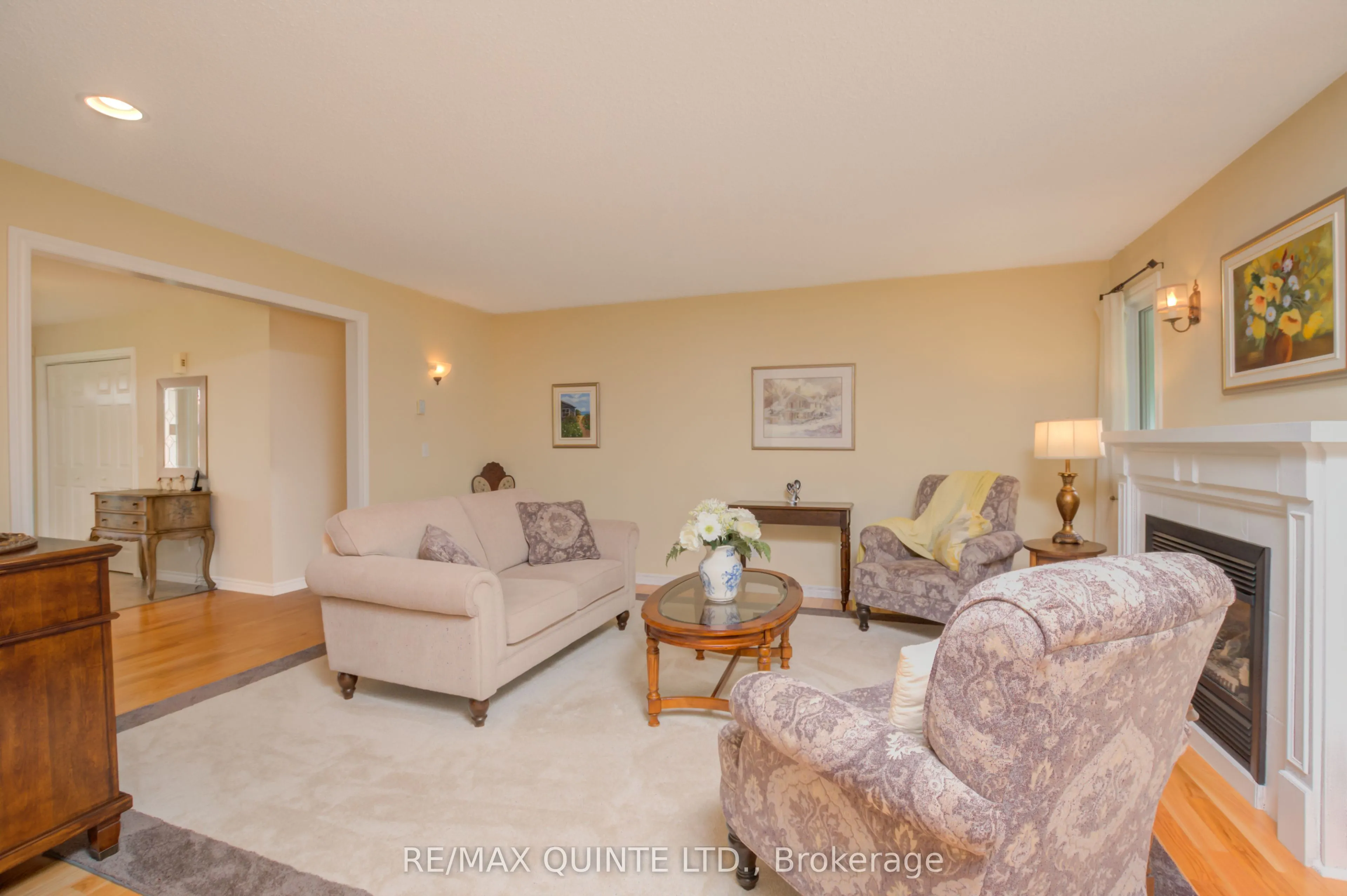 38 Oakridge Drive