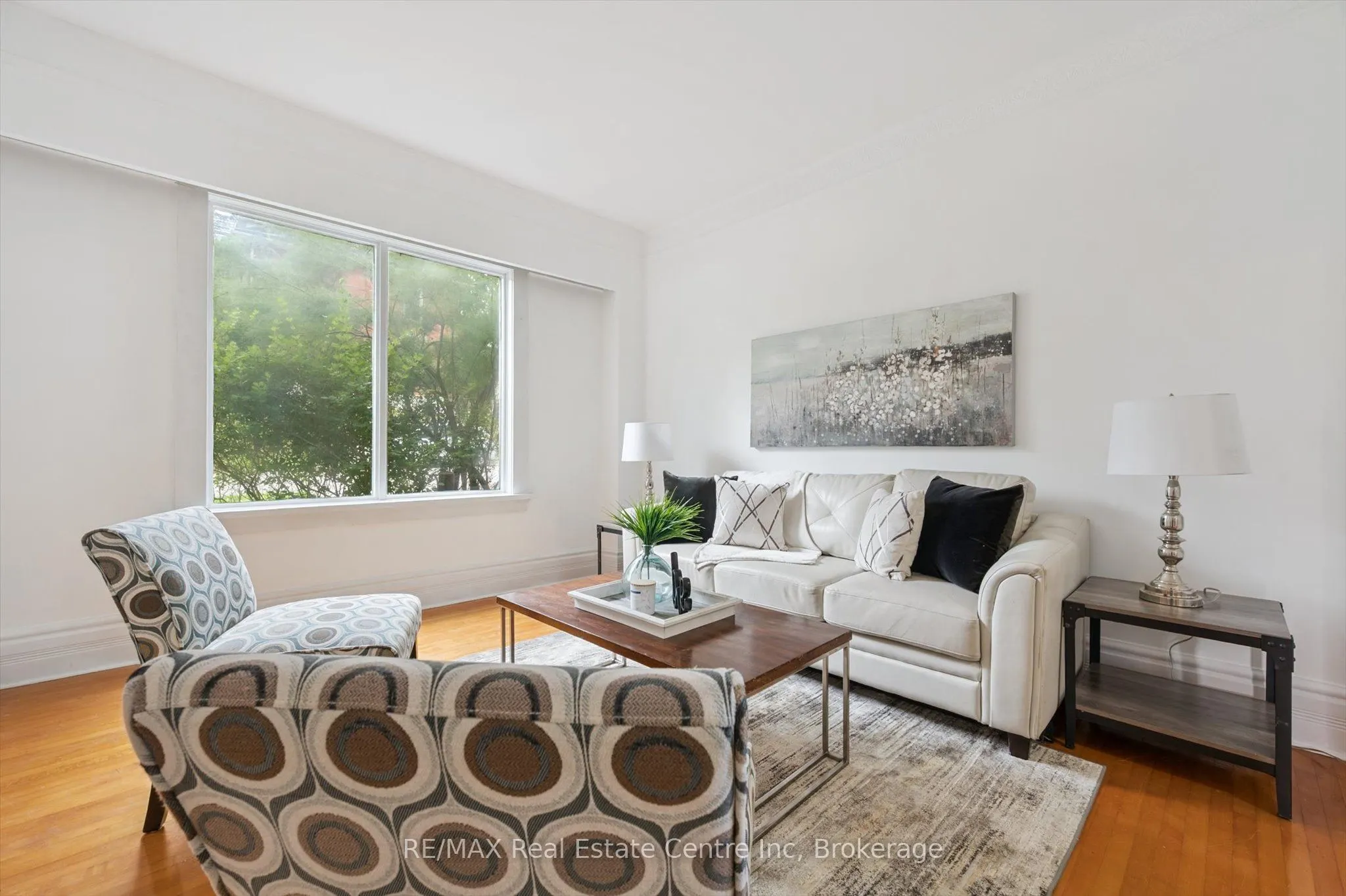 123 DUFFERIN Street