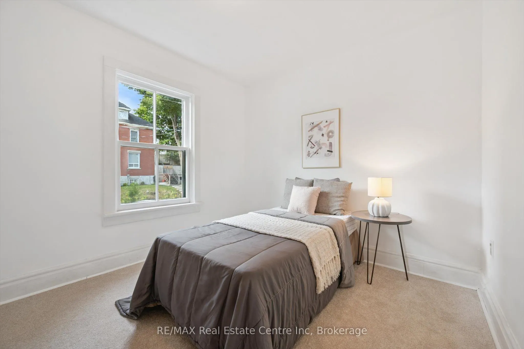 123 DUFFERIN Street