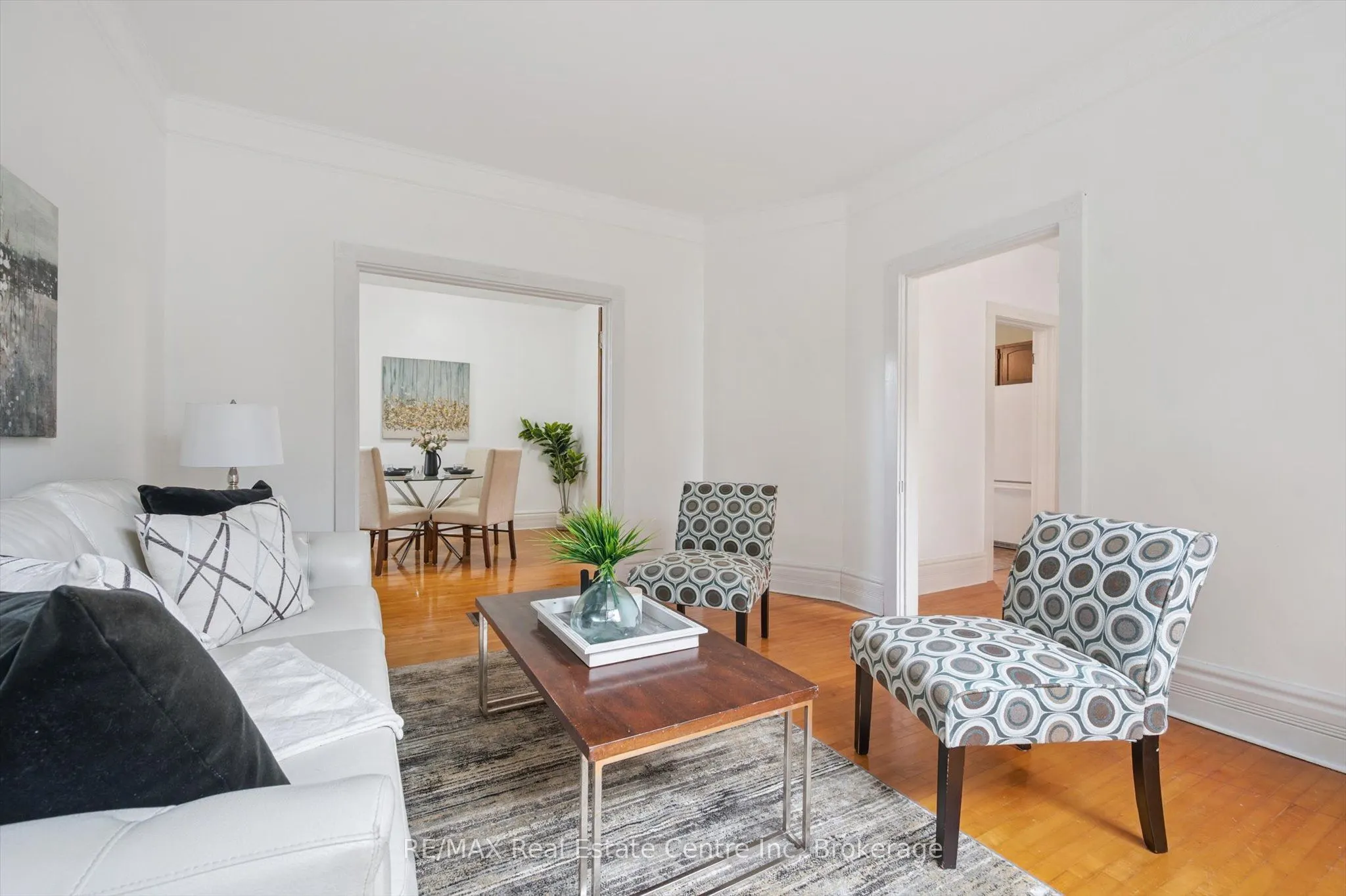 123 DUFFERIN Street