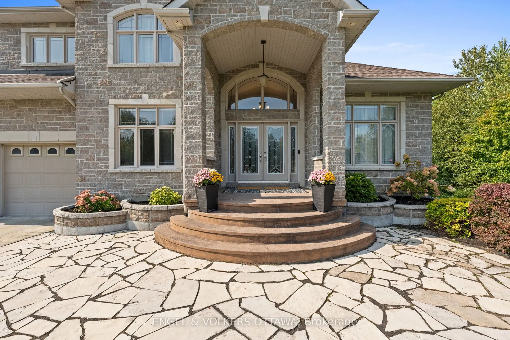 1028 Rick Hansen Crescent