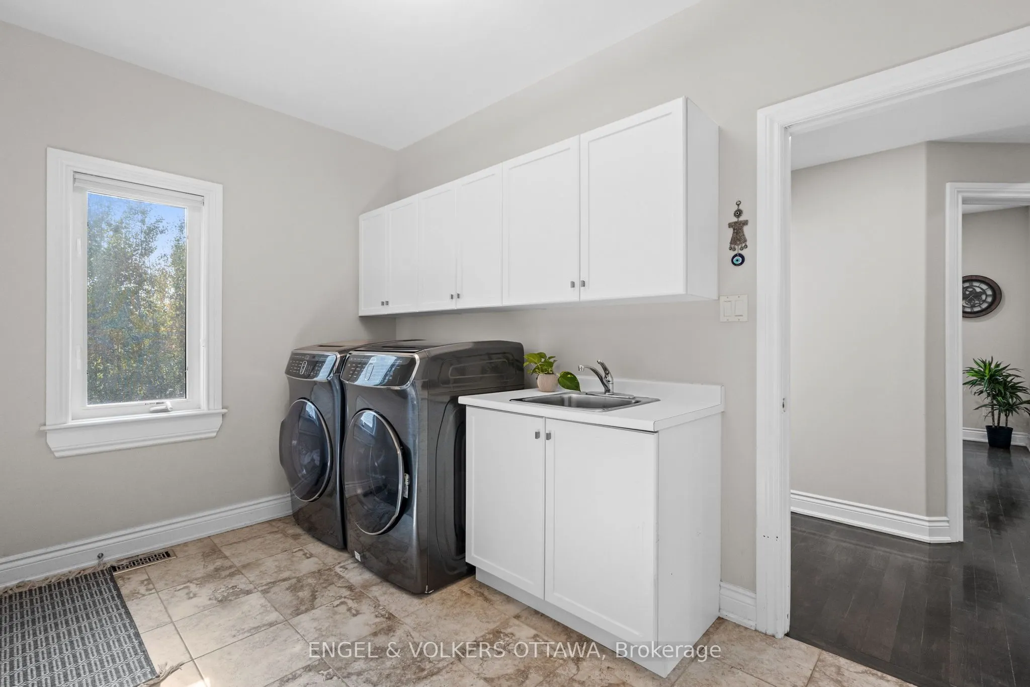 1028 Rick Hansen Crescent