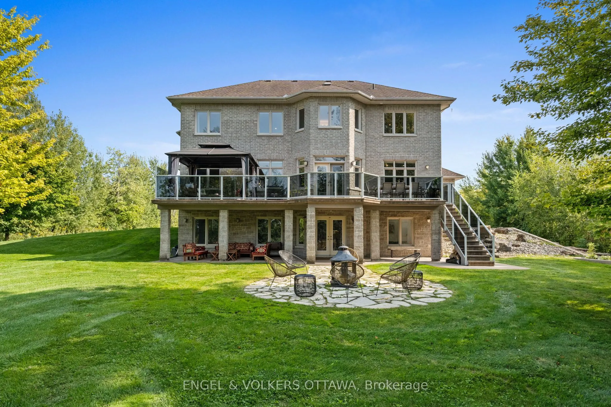 1028 Rick Hansen Crescent