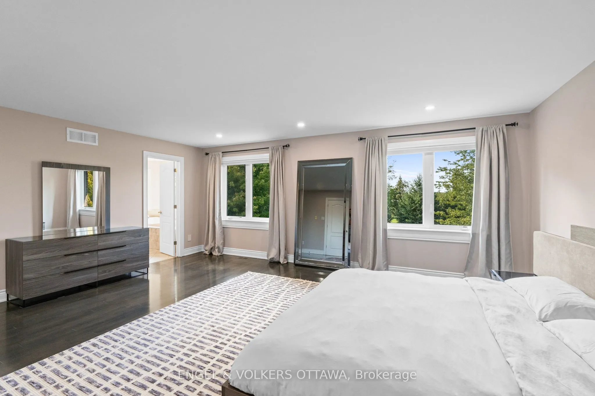1028 Rick Hansen Crescent