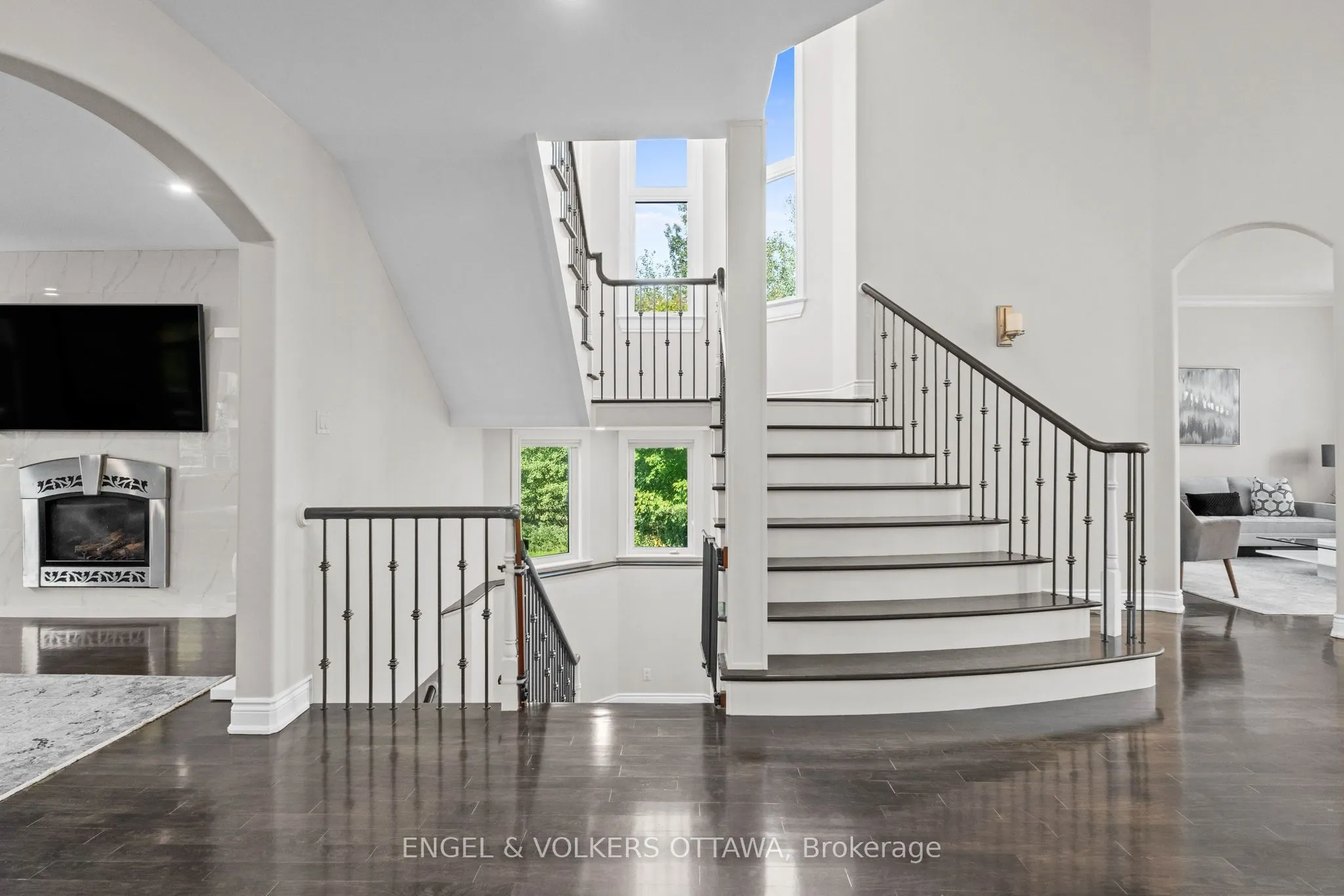 1028 Rick Hansen Crescent