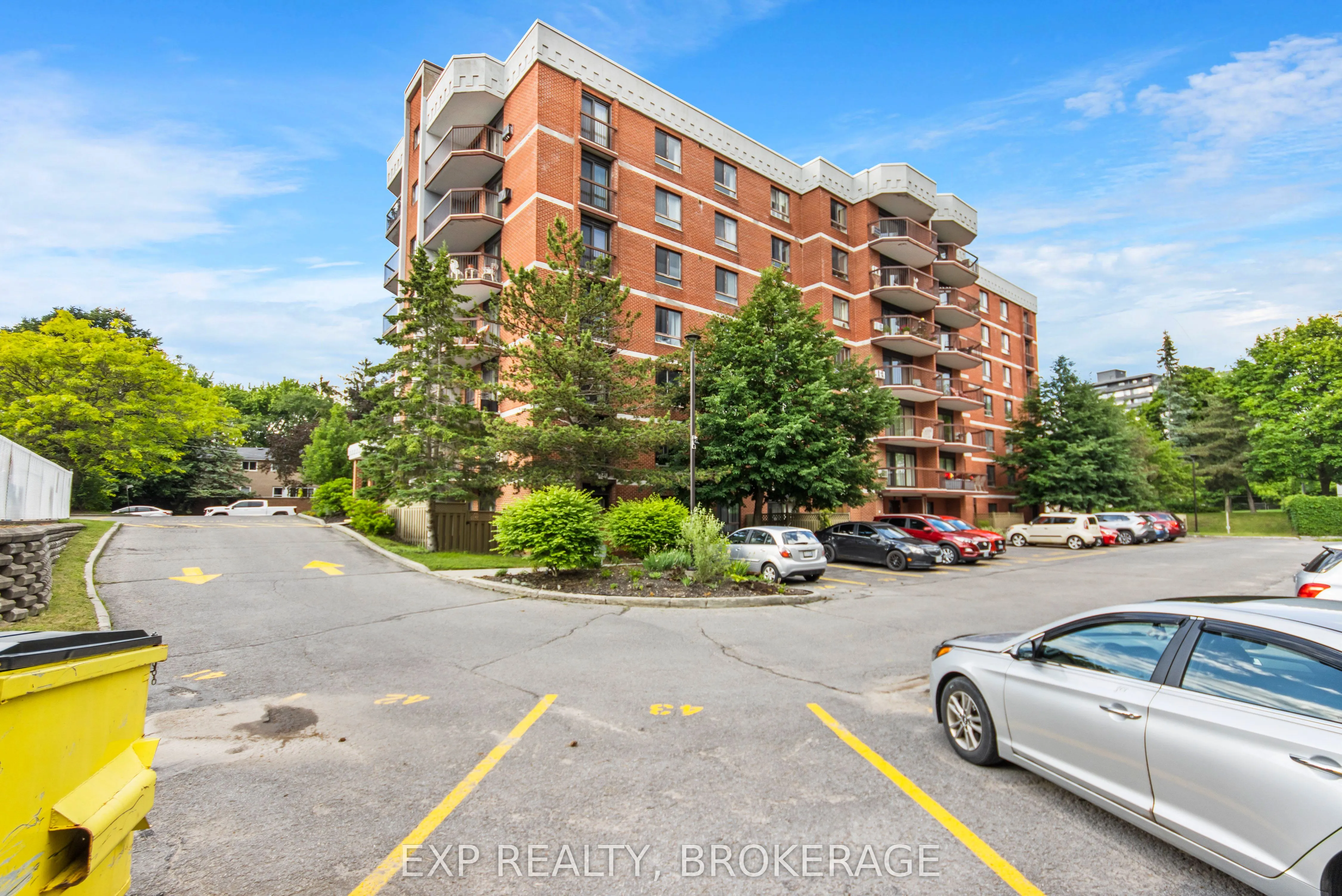 14 GREENVIEW Drive, #607