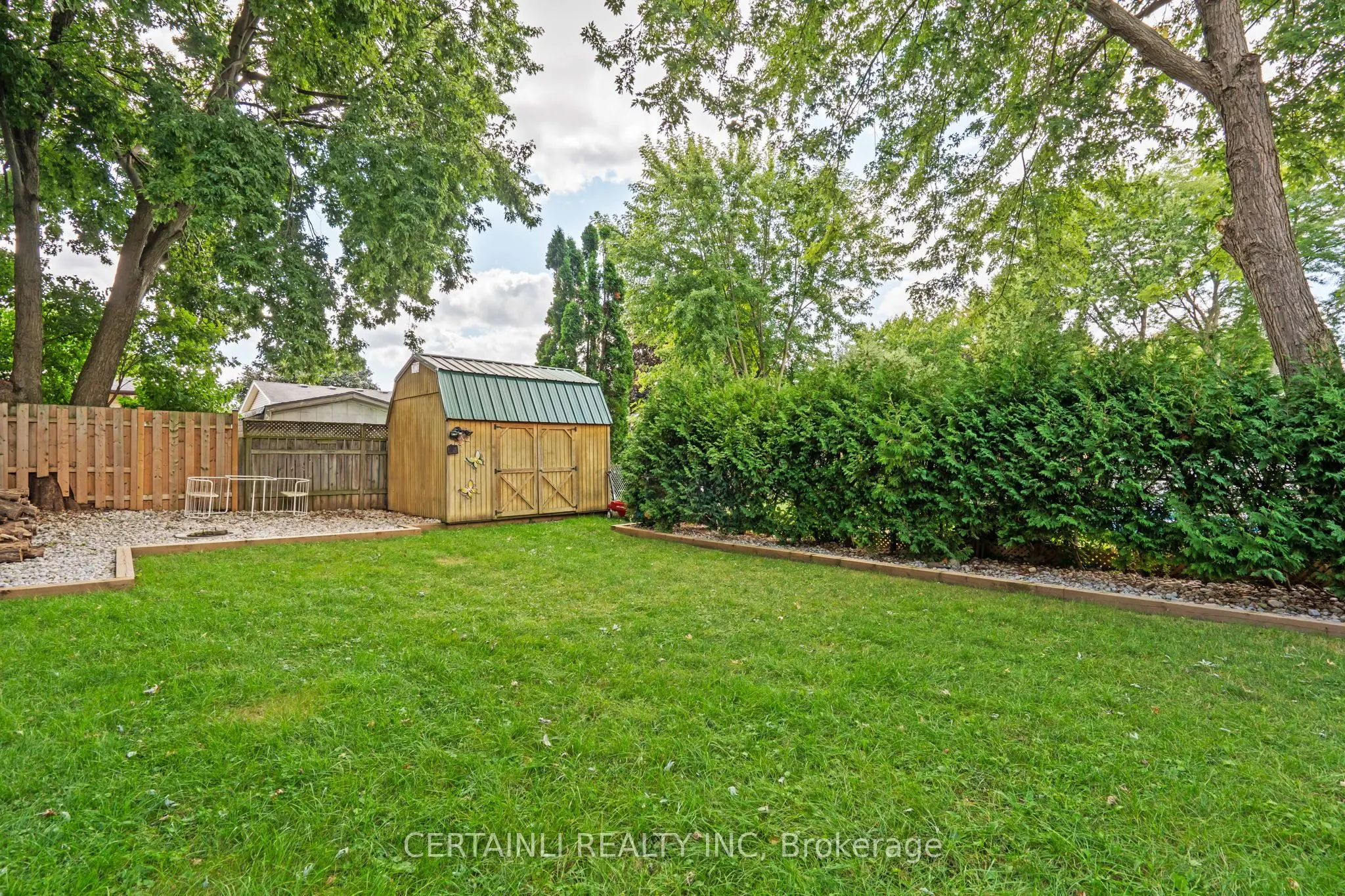 35 Rosamond Crescent