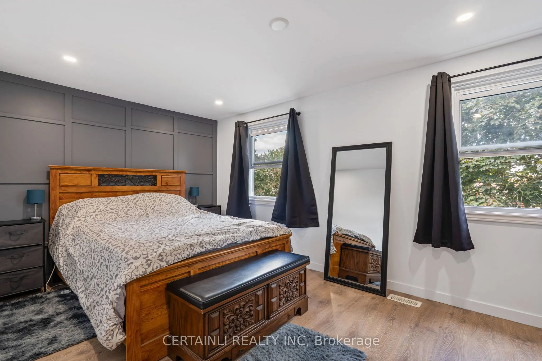 35 Rosamond Crescent
