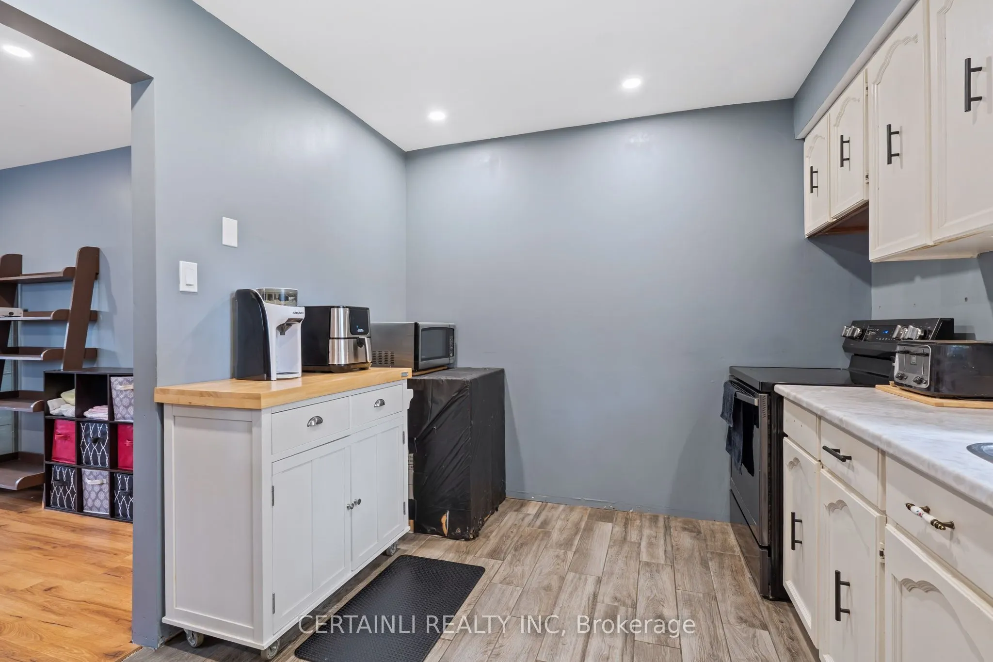 35 Rosamond Crescent