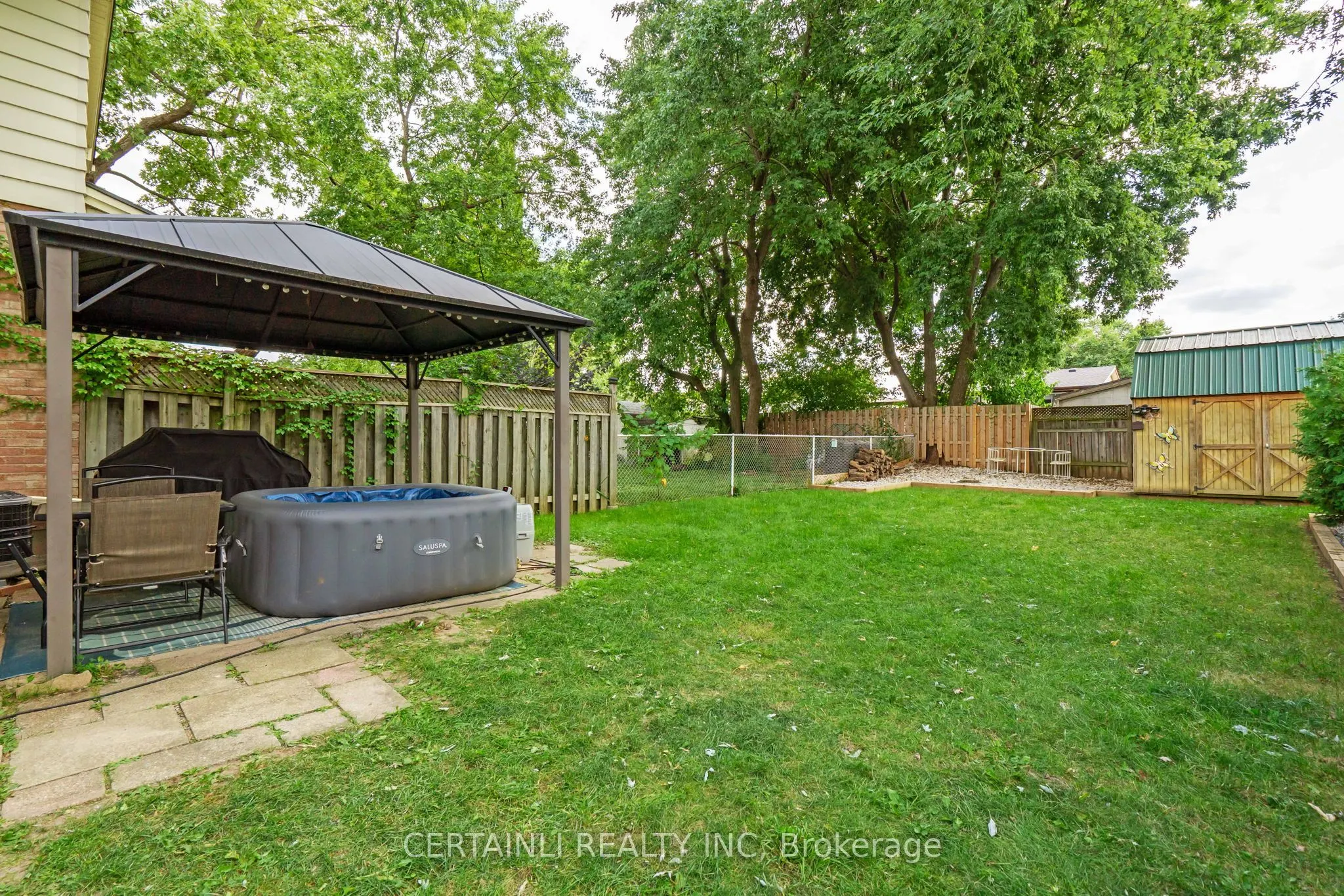 35 Rosamond Crescent