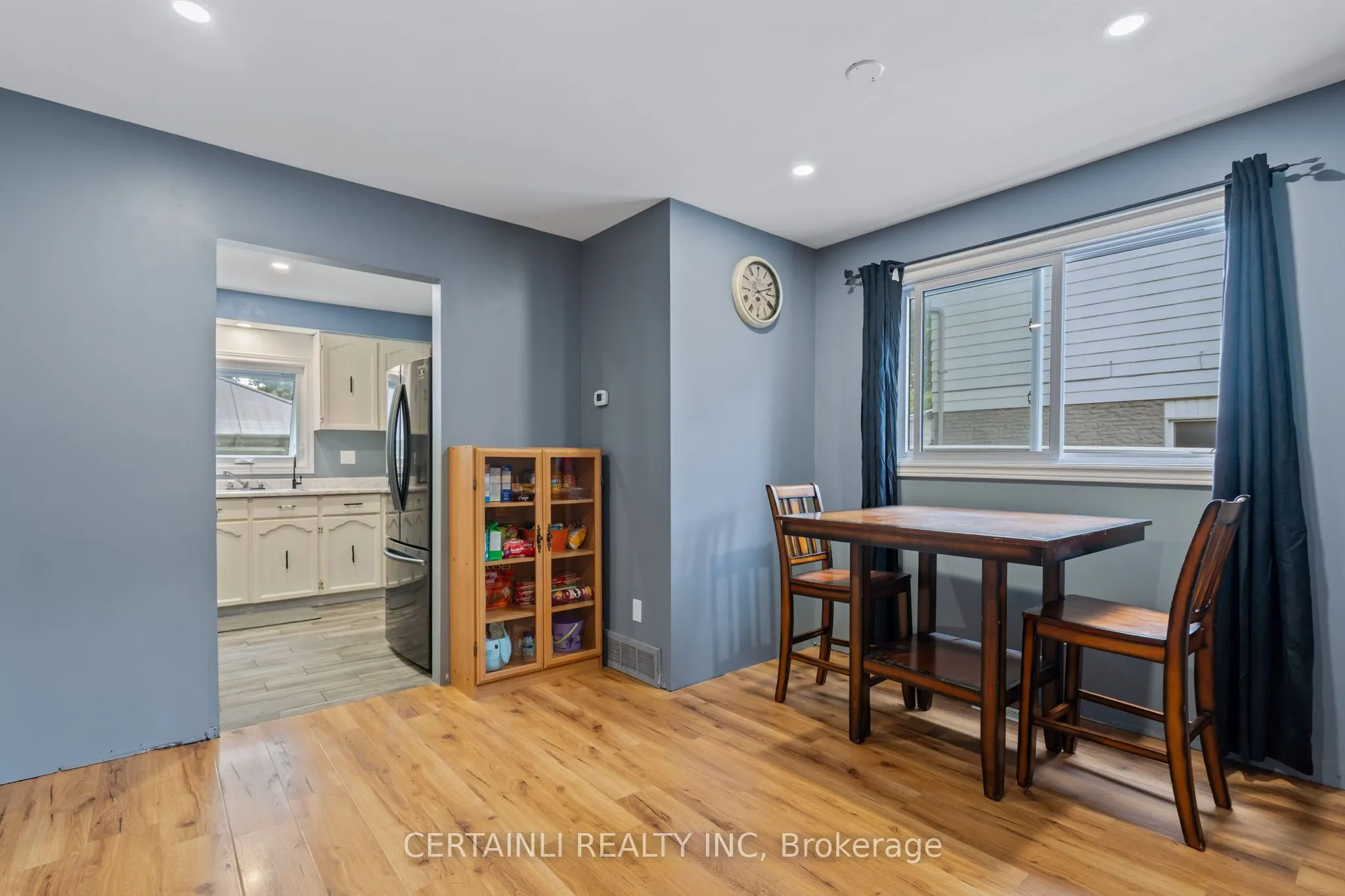 35 Rosamond Crescent