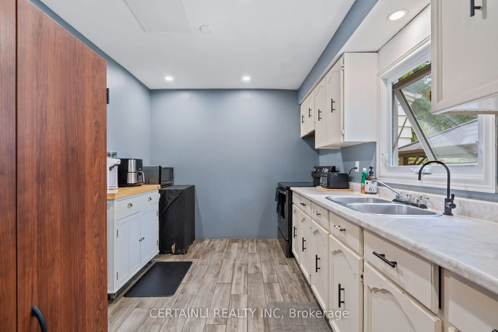 35 Rosamond Crescent
