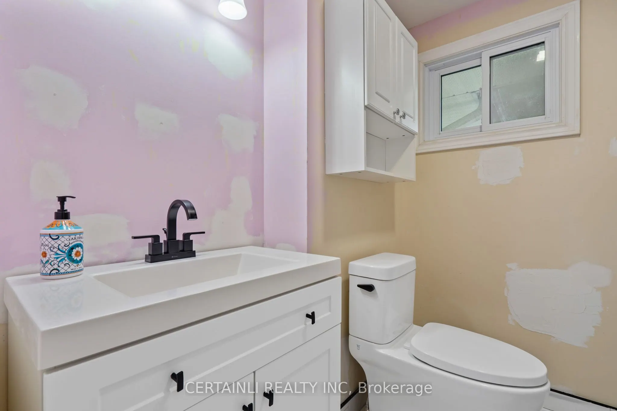35 Rosamond Crescent