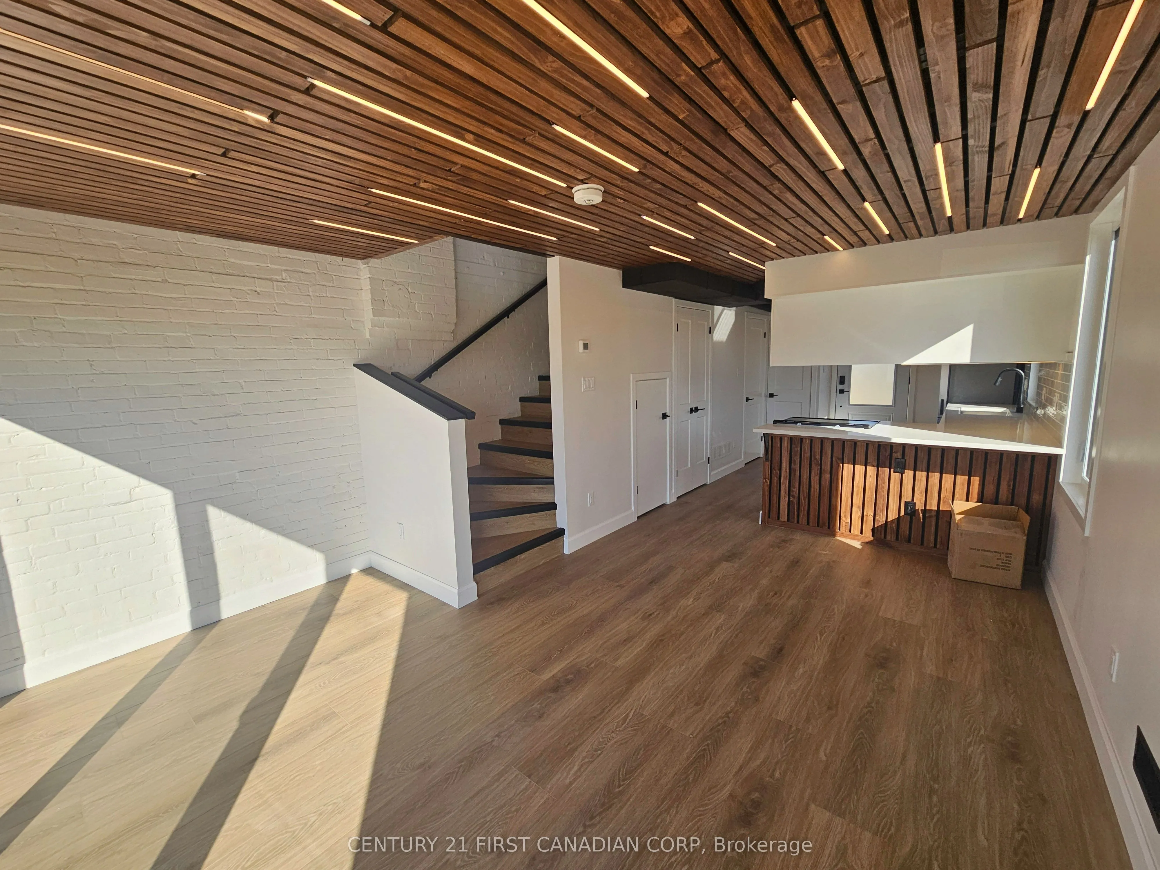 857 Dundas Street, #Unit 4