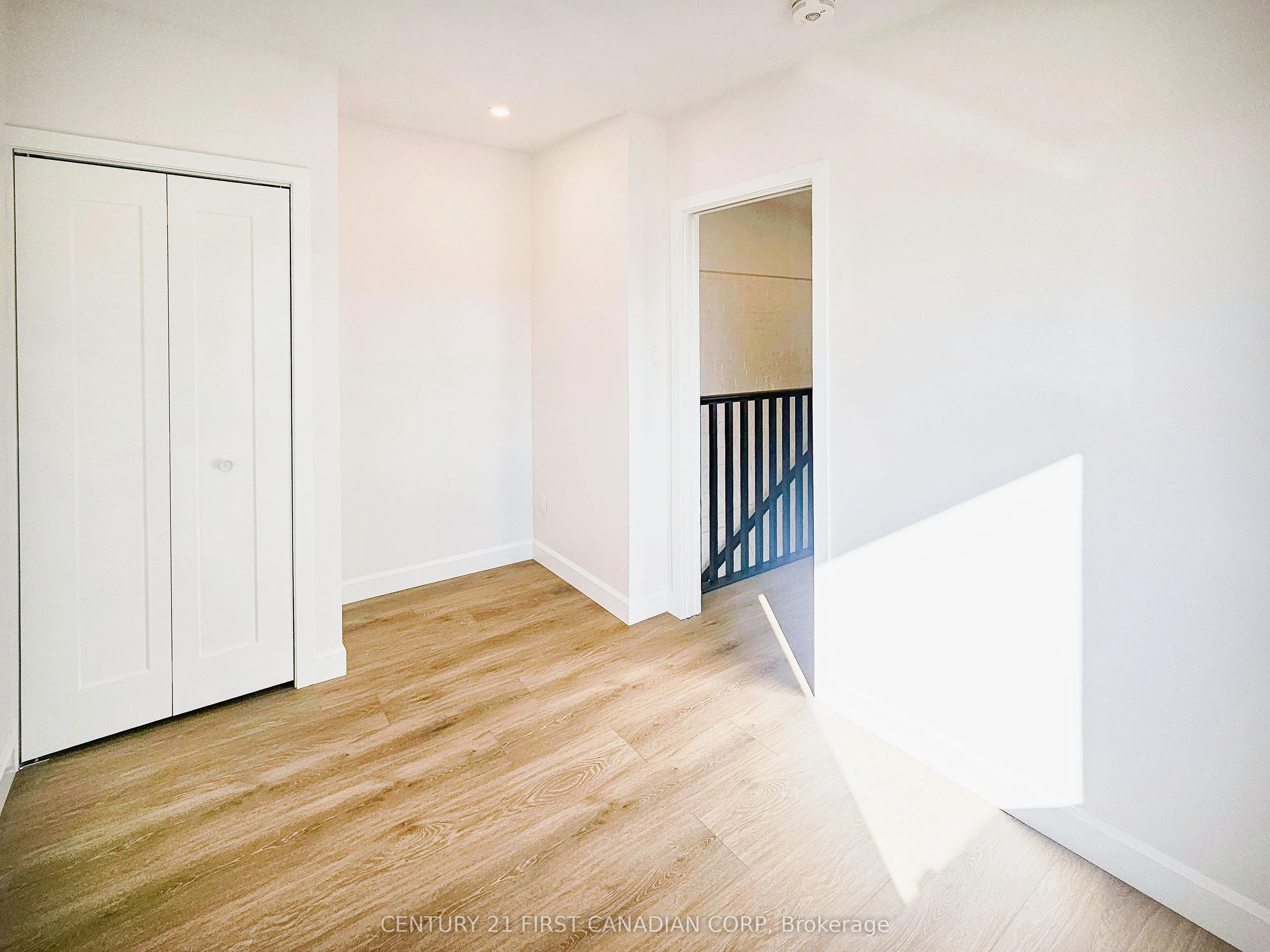 857 Dundas Street, #Unit 4