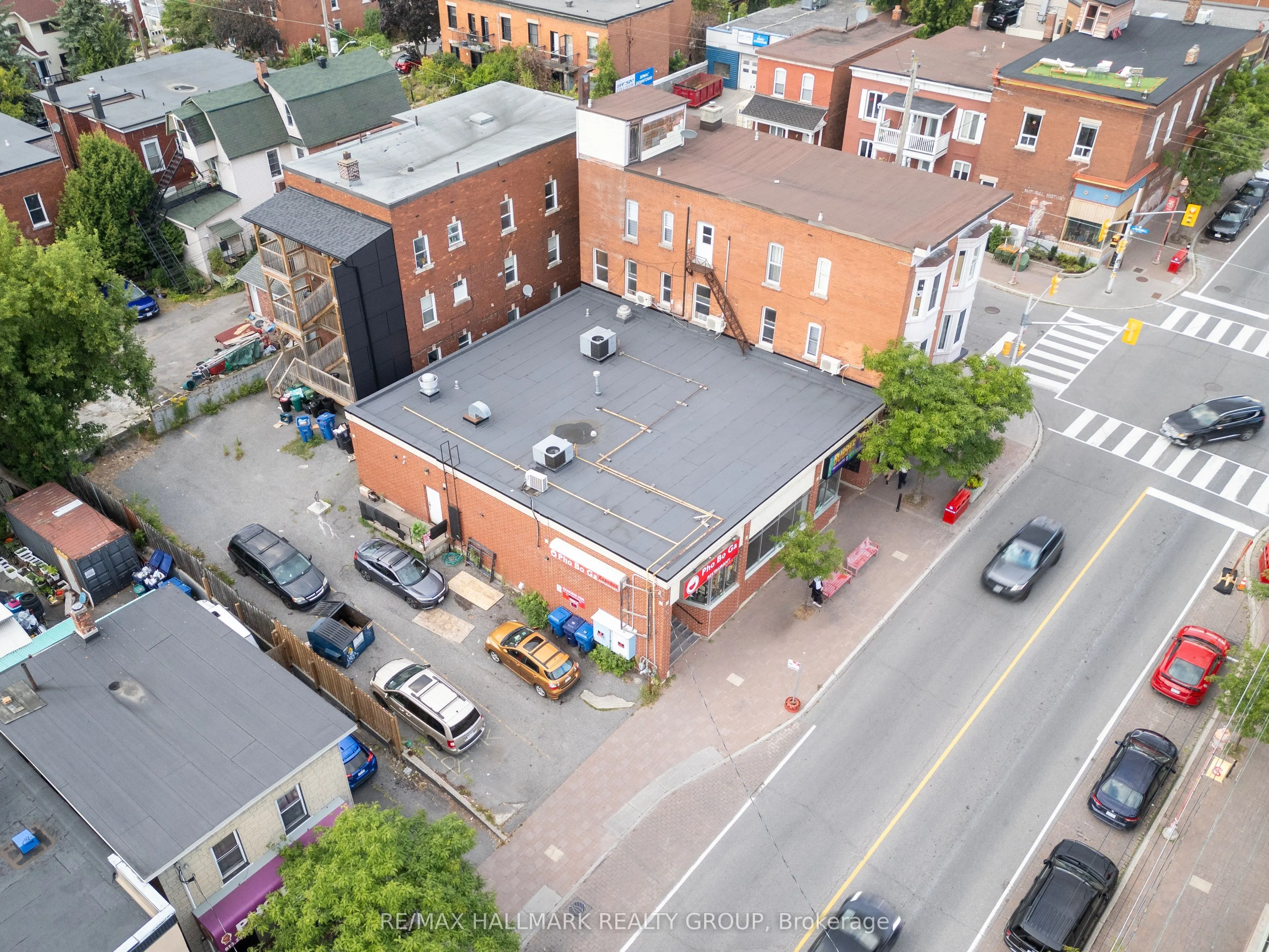 843-839 Somerset Street W
