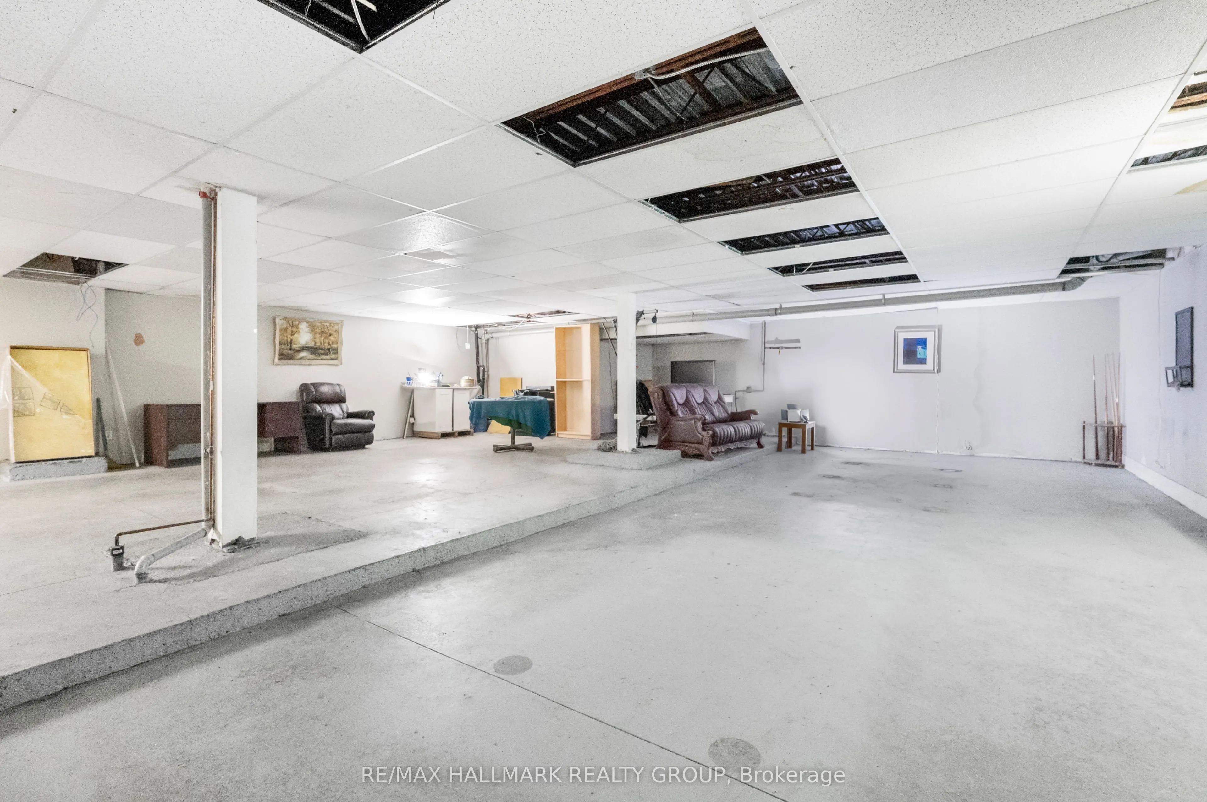 843-839 Somerset Street W