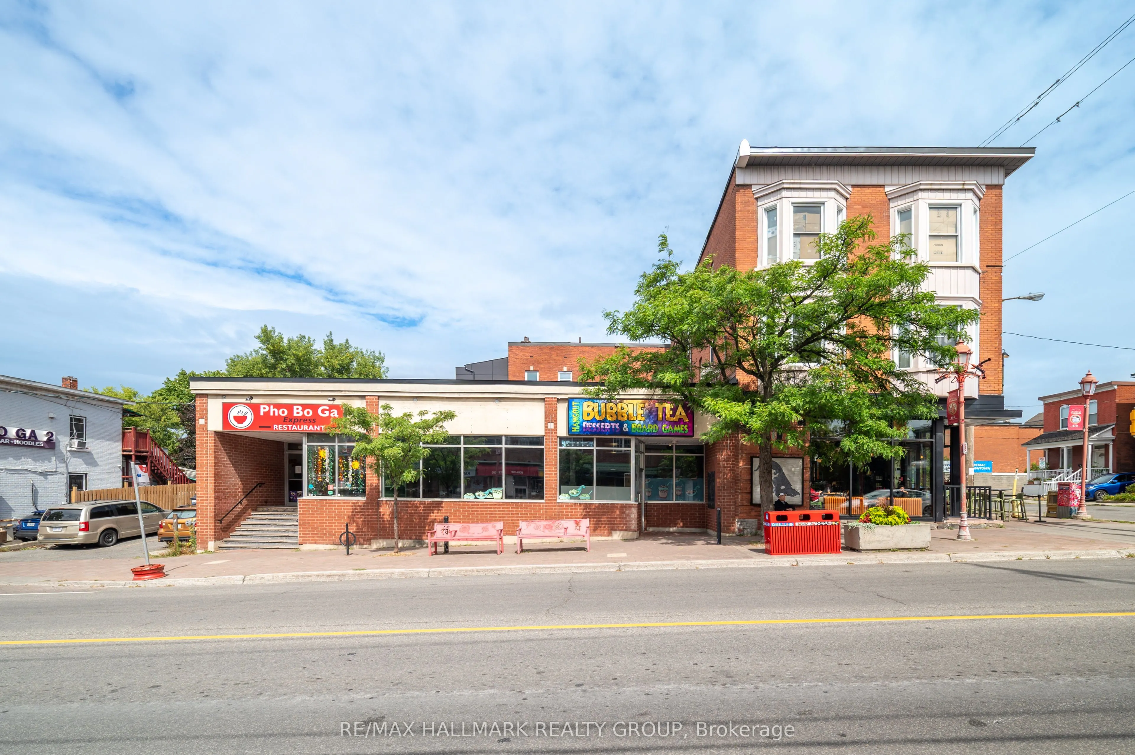 843-839 Somerset Street W