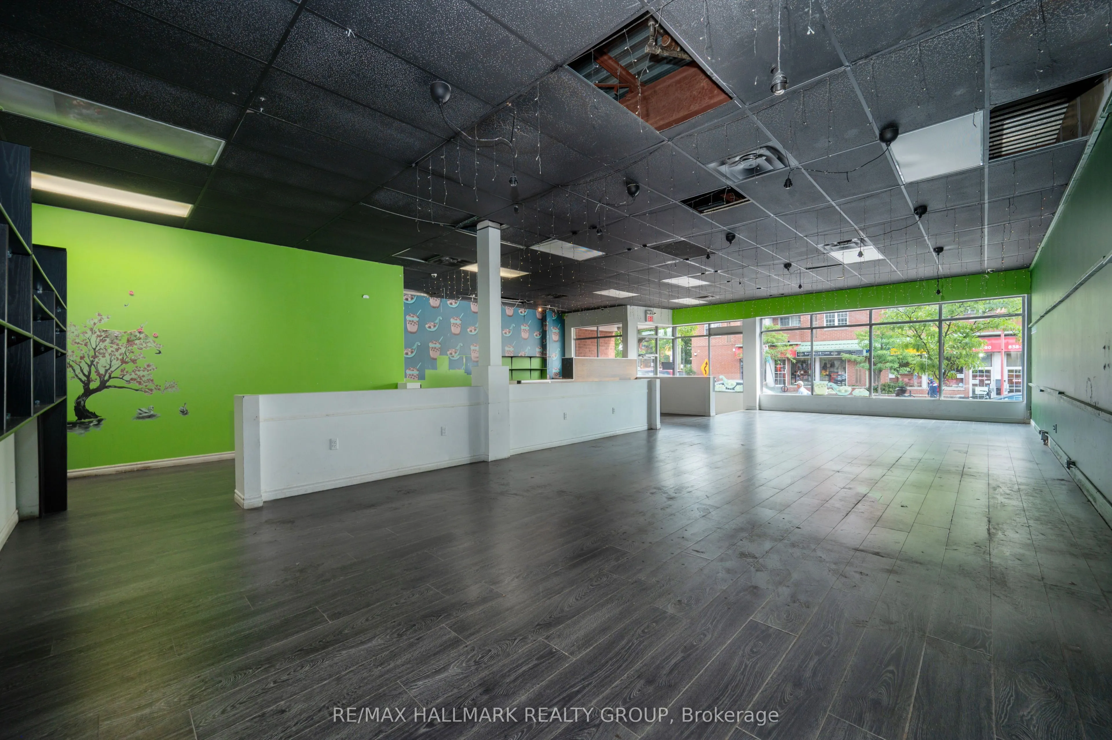 843-839 Somerset Street W