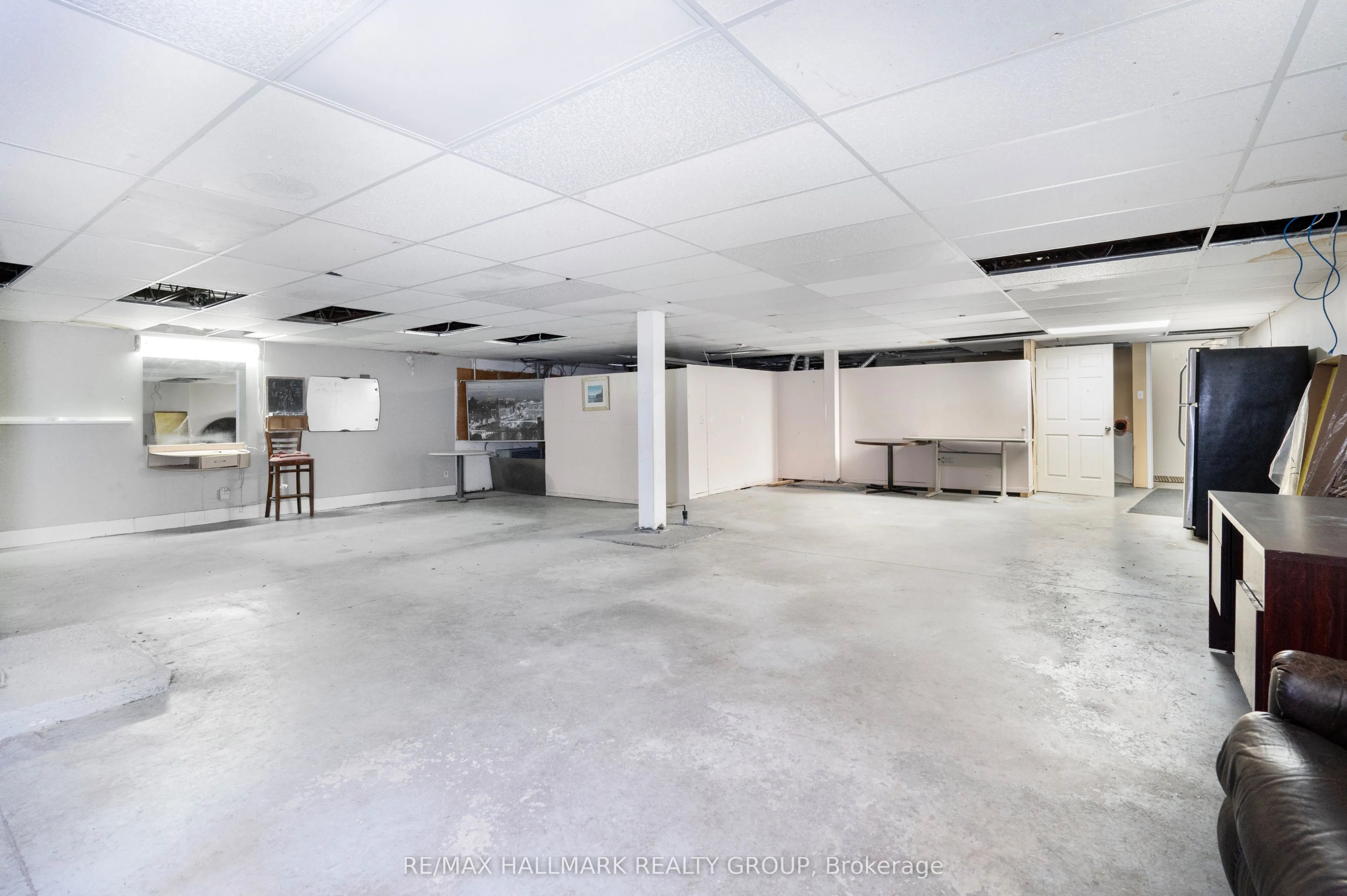 843-839 Somerset Street W
