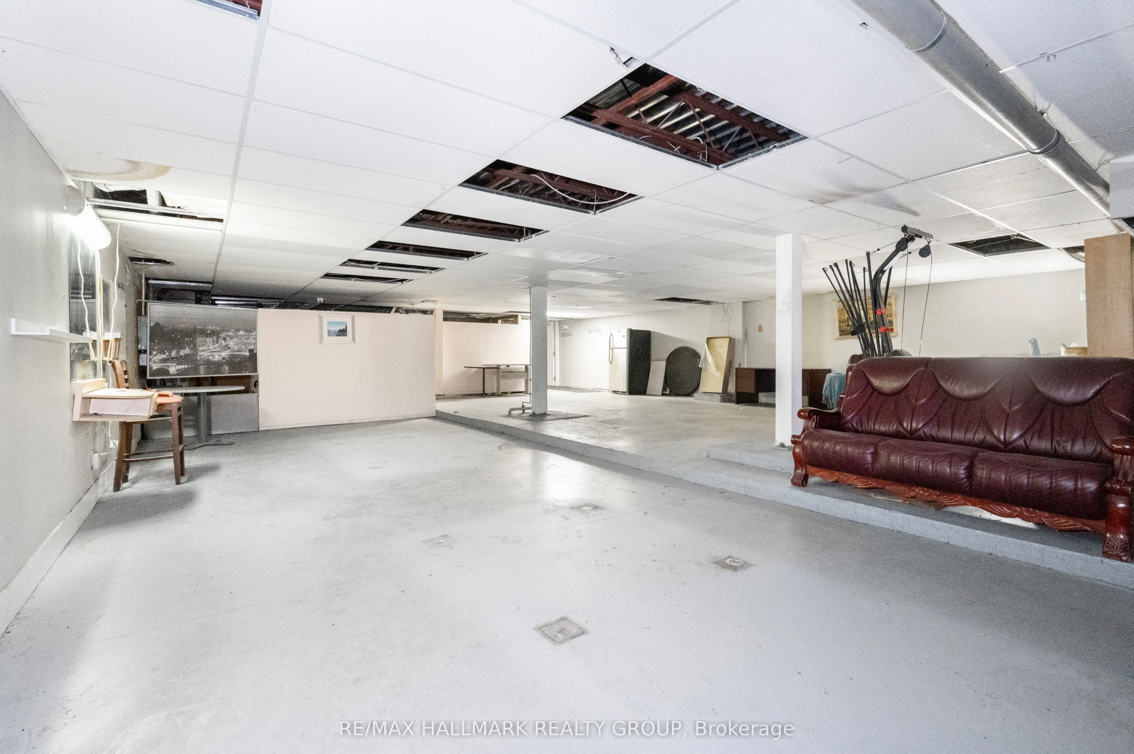 843-839 Somerset Street W
