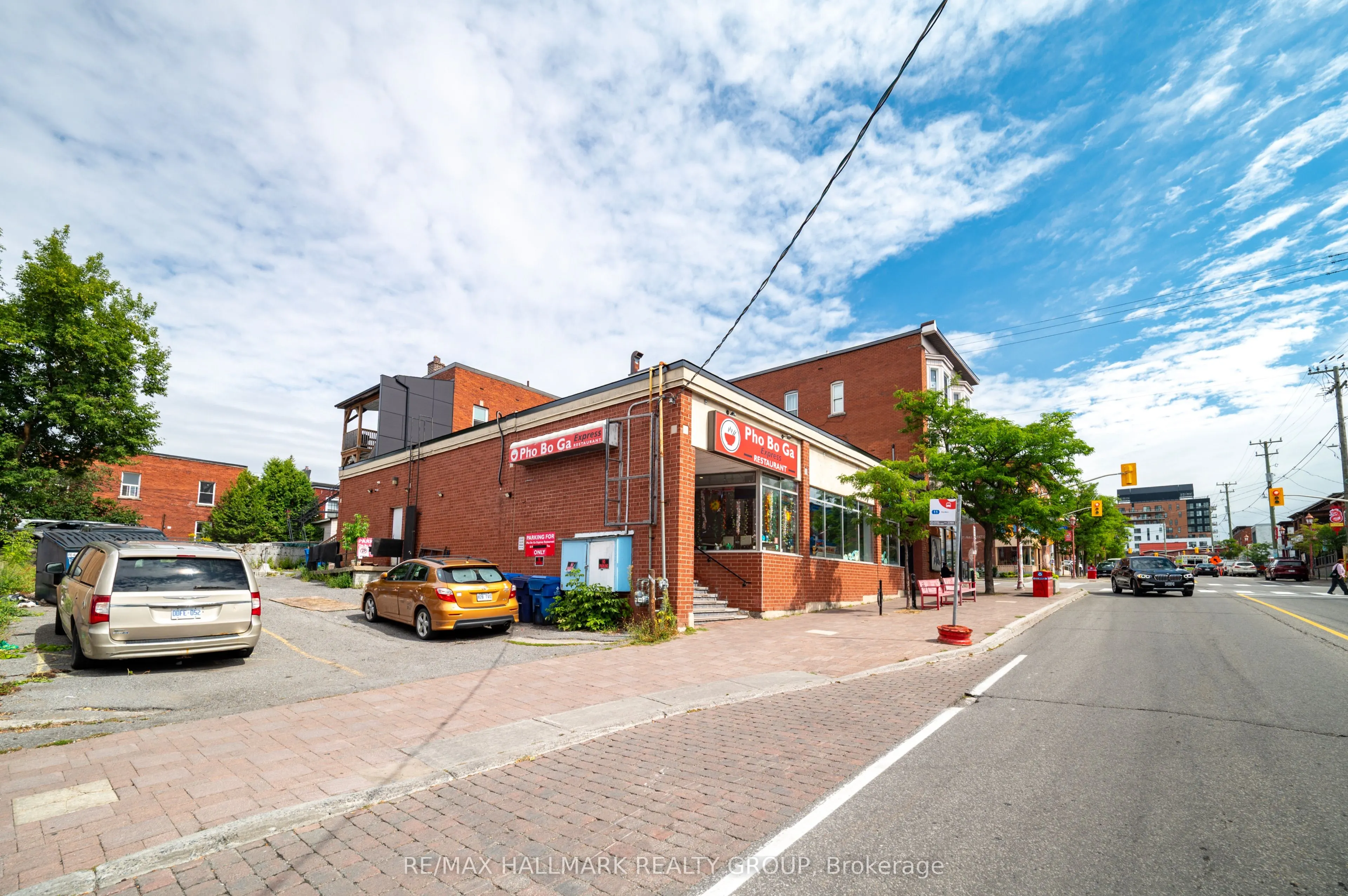 843-839 Somerset Street W