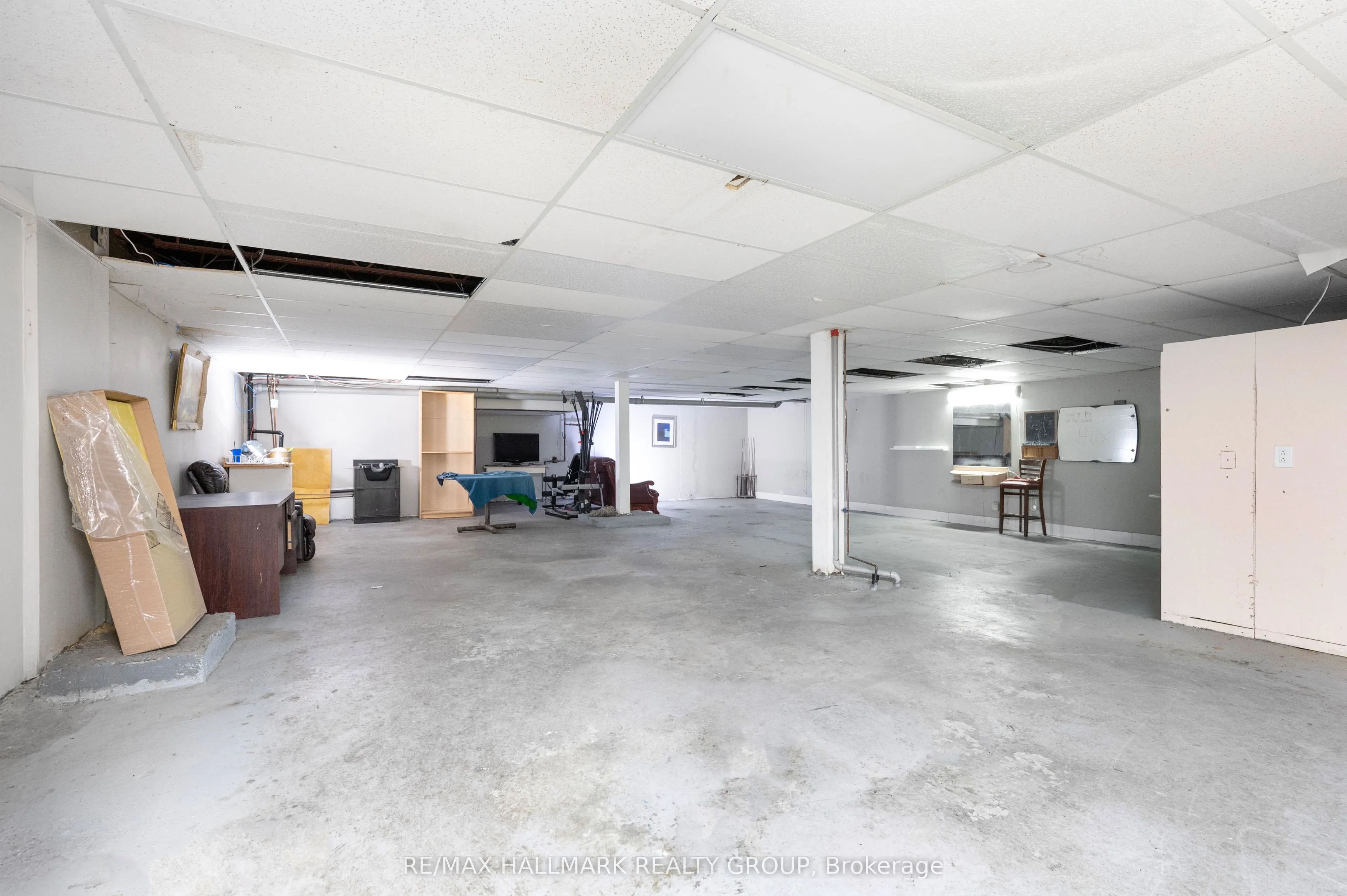 843-839 Somerset Street W