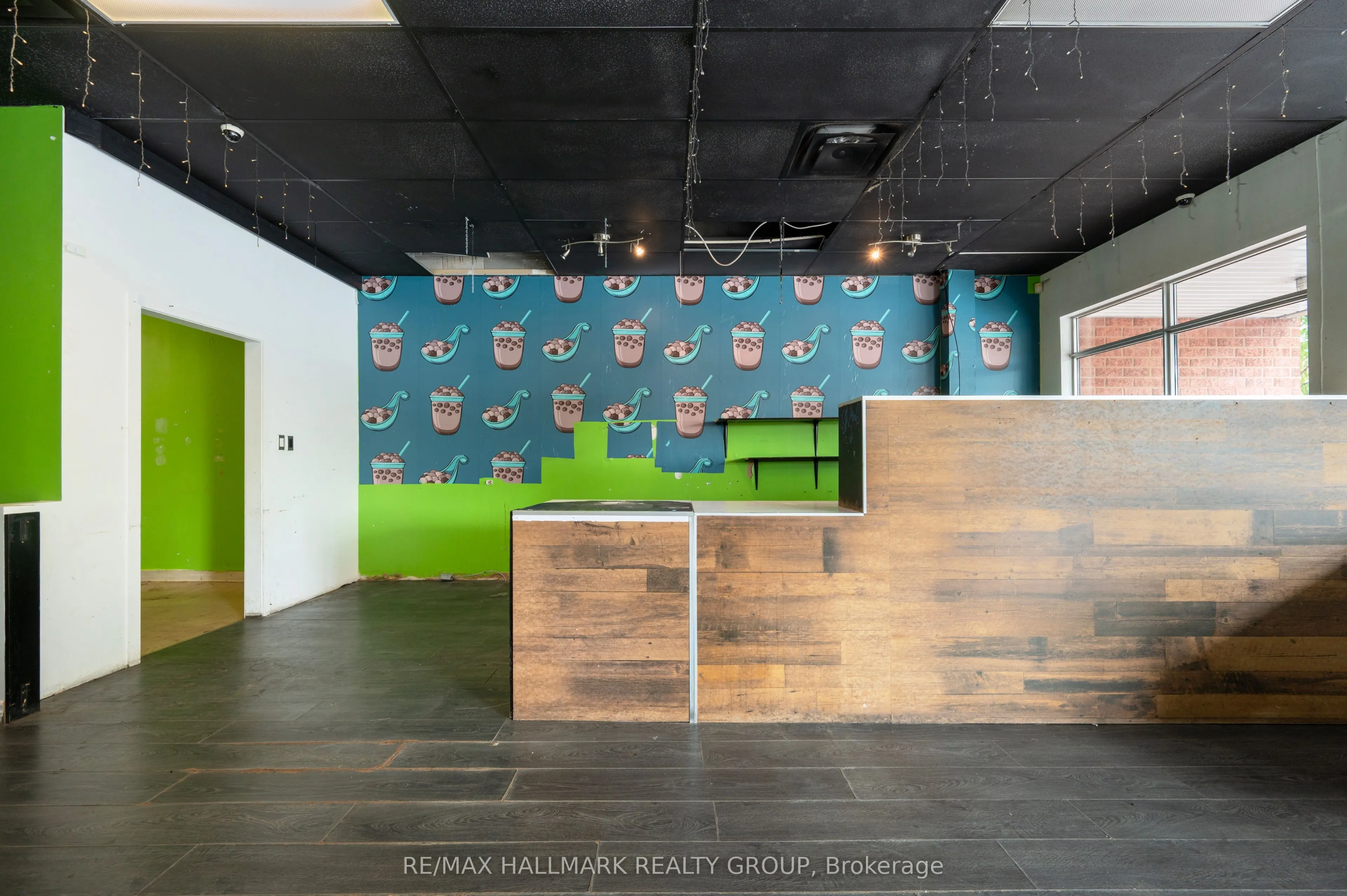 843-839 Somerset Street W
