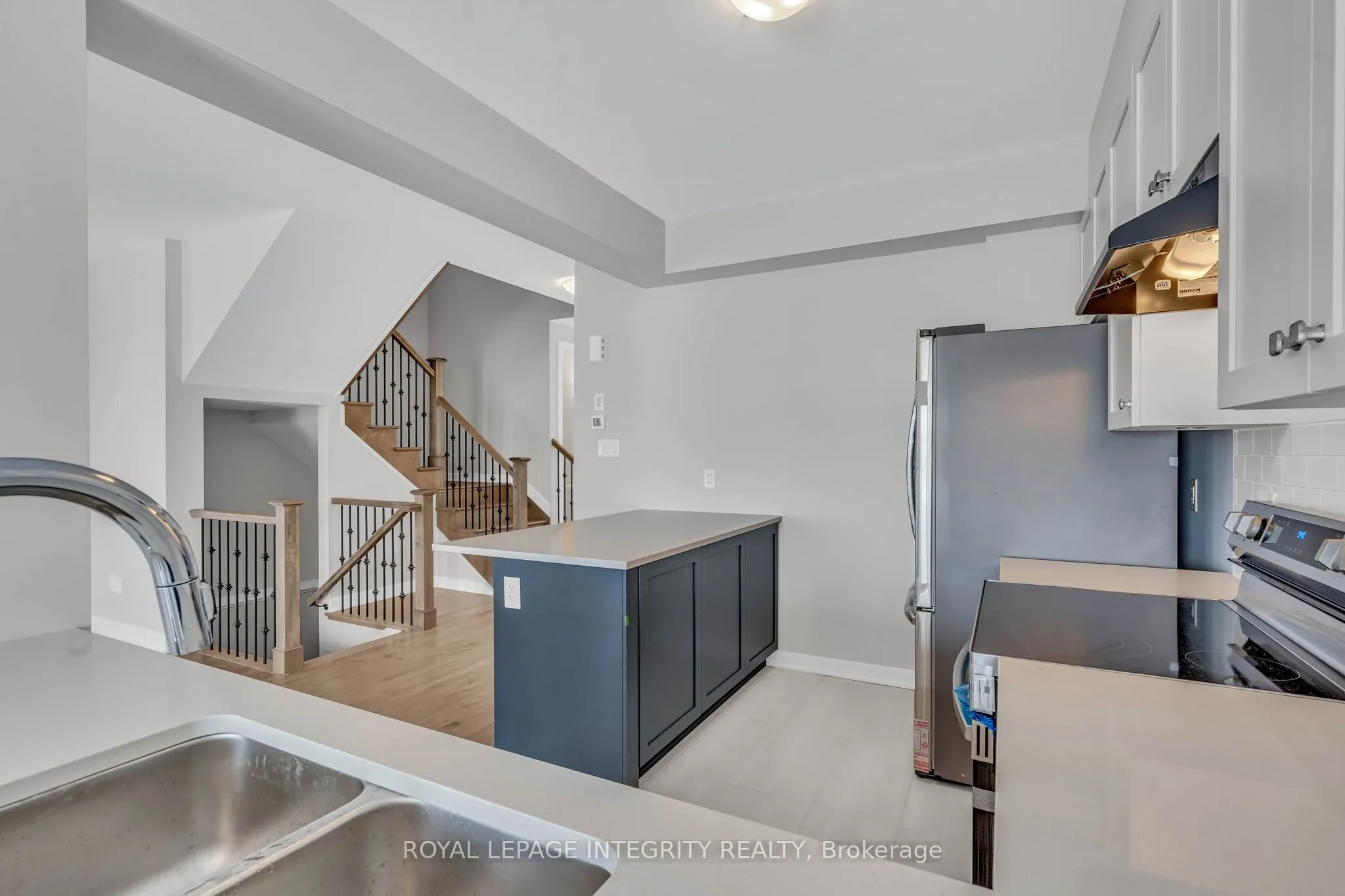 505 OLDENBURG Avenue